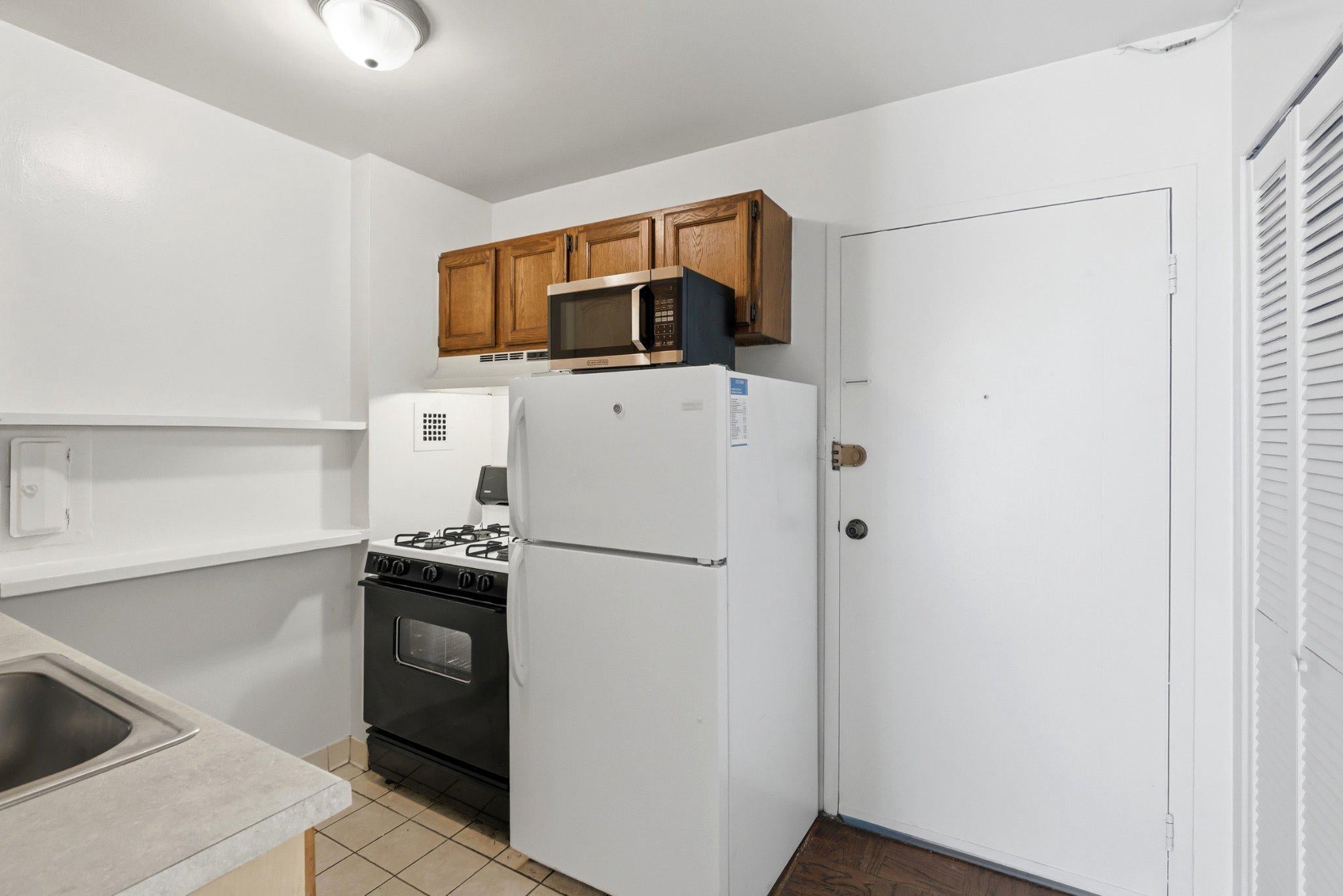 922 24TH STREET NW 418