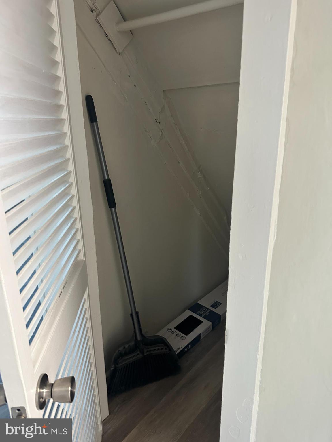 000 - Residential Lease