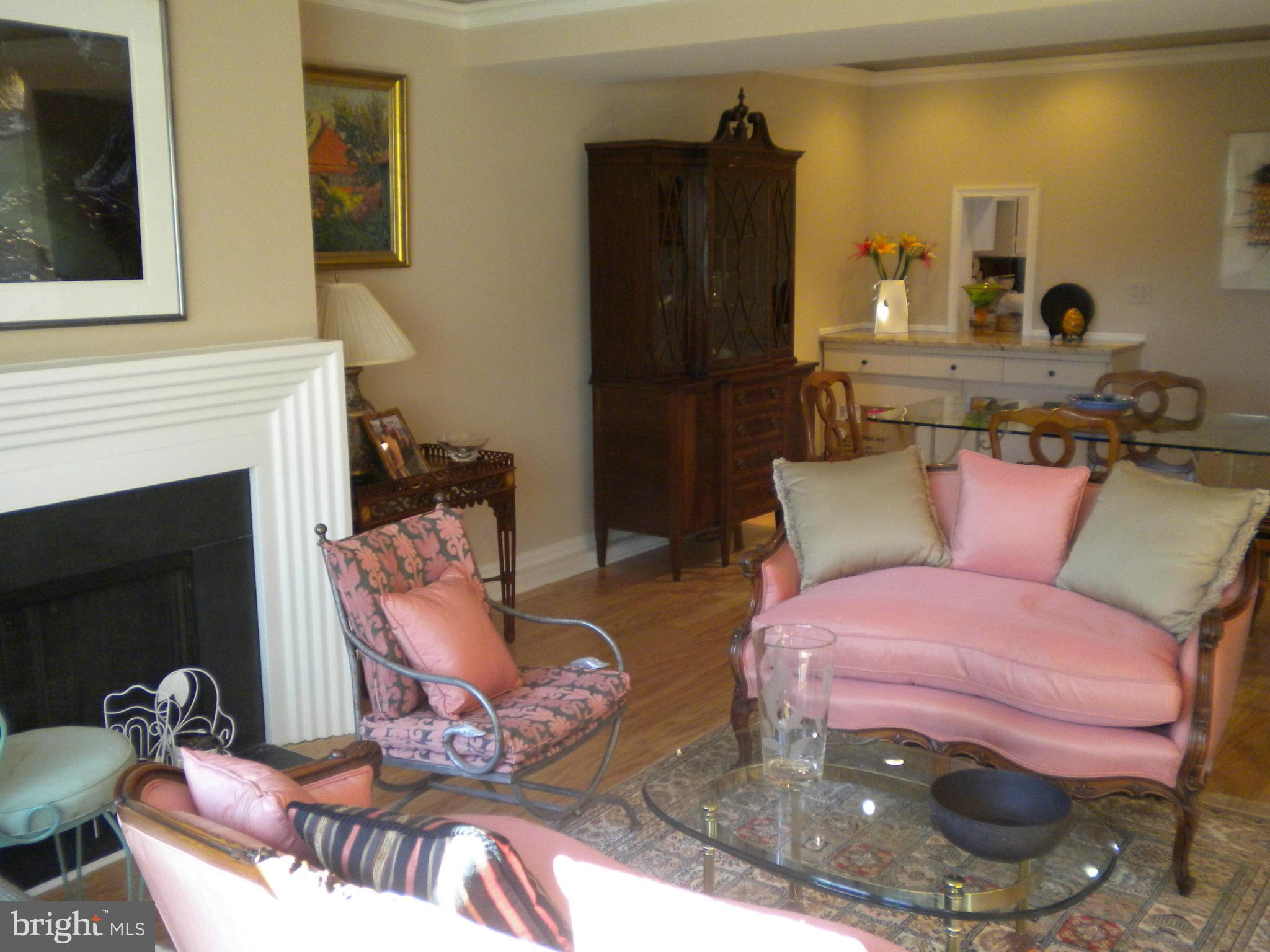 CROSS KEYS - Residential Lease