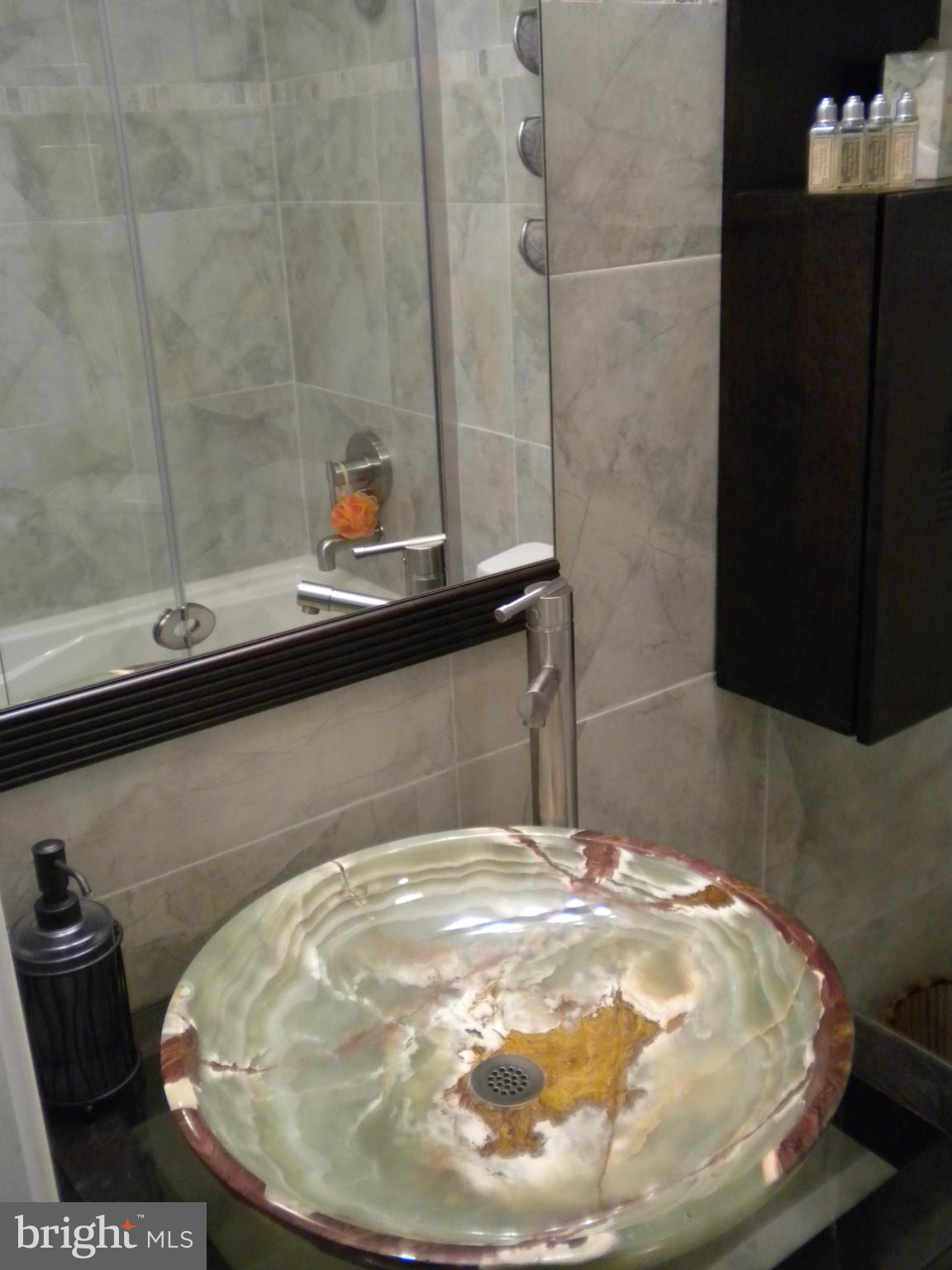 CROSS KEYS - Residential Lease