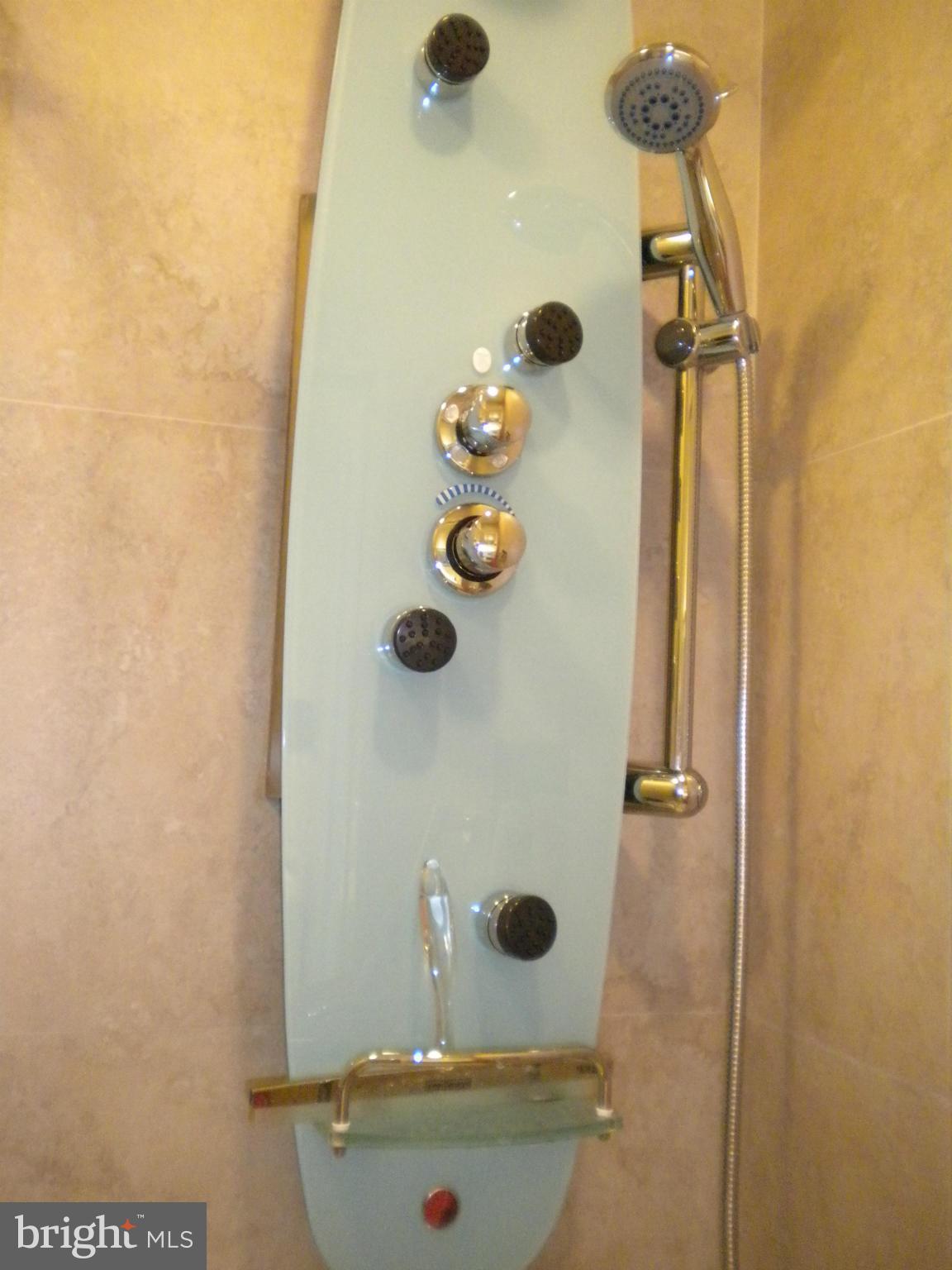 CROSS KEYS - Residential Lease