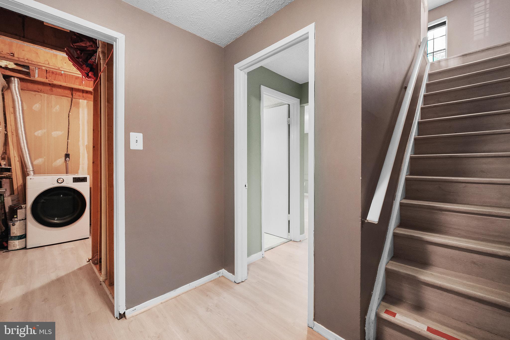 GUNNERS LAKE VILLAGE - Residential Lease