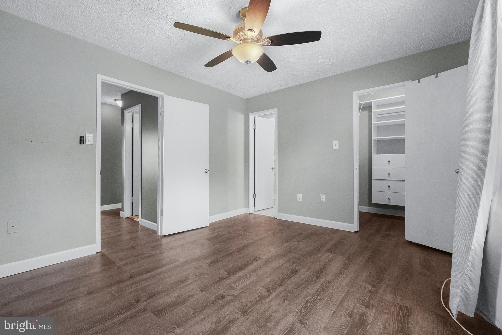 GUNNERS LAKE VILLAGE - Residential Lease