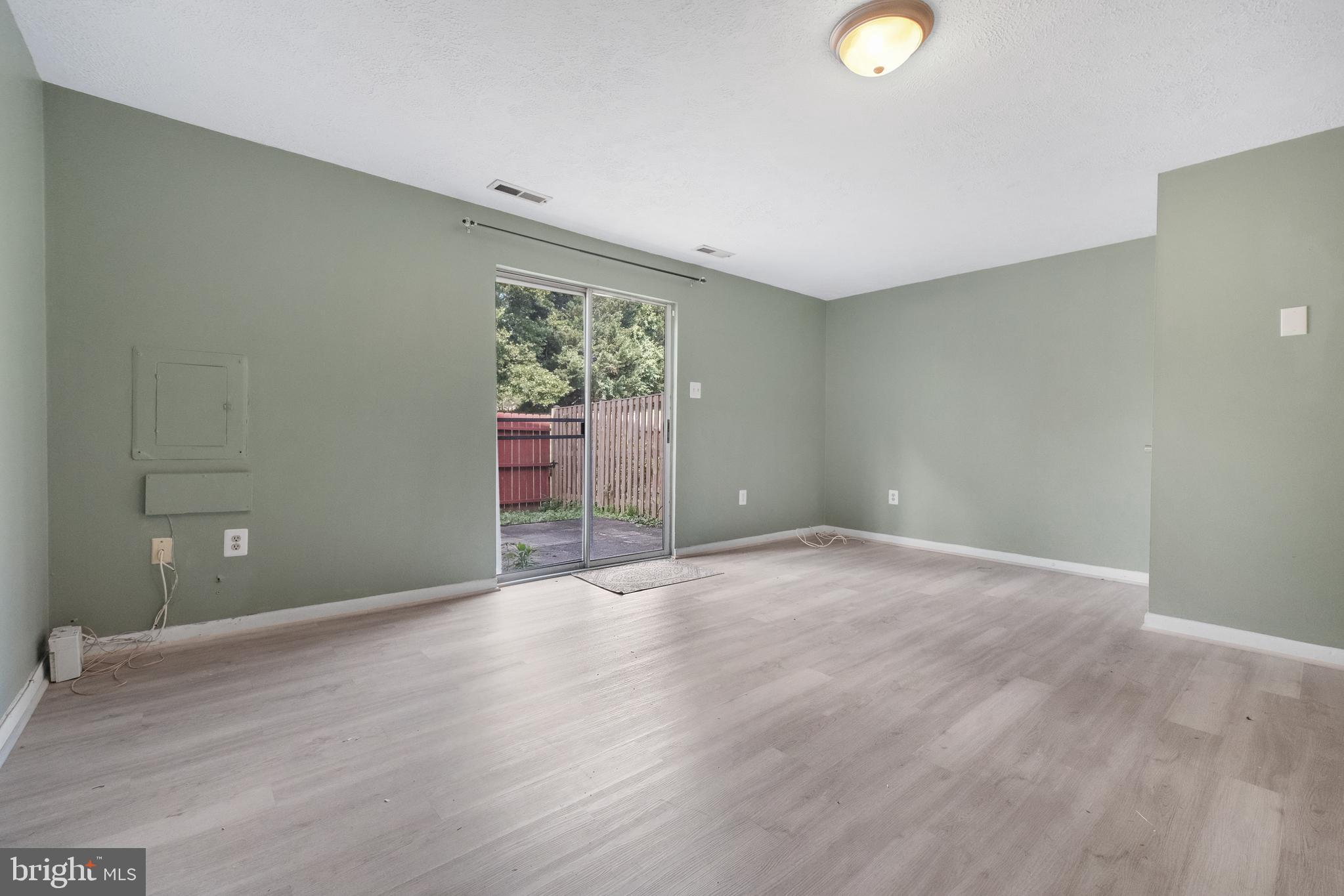 GUNNERS LAKE VILLAGE - Residential Lease