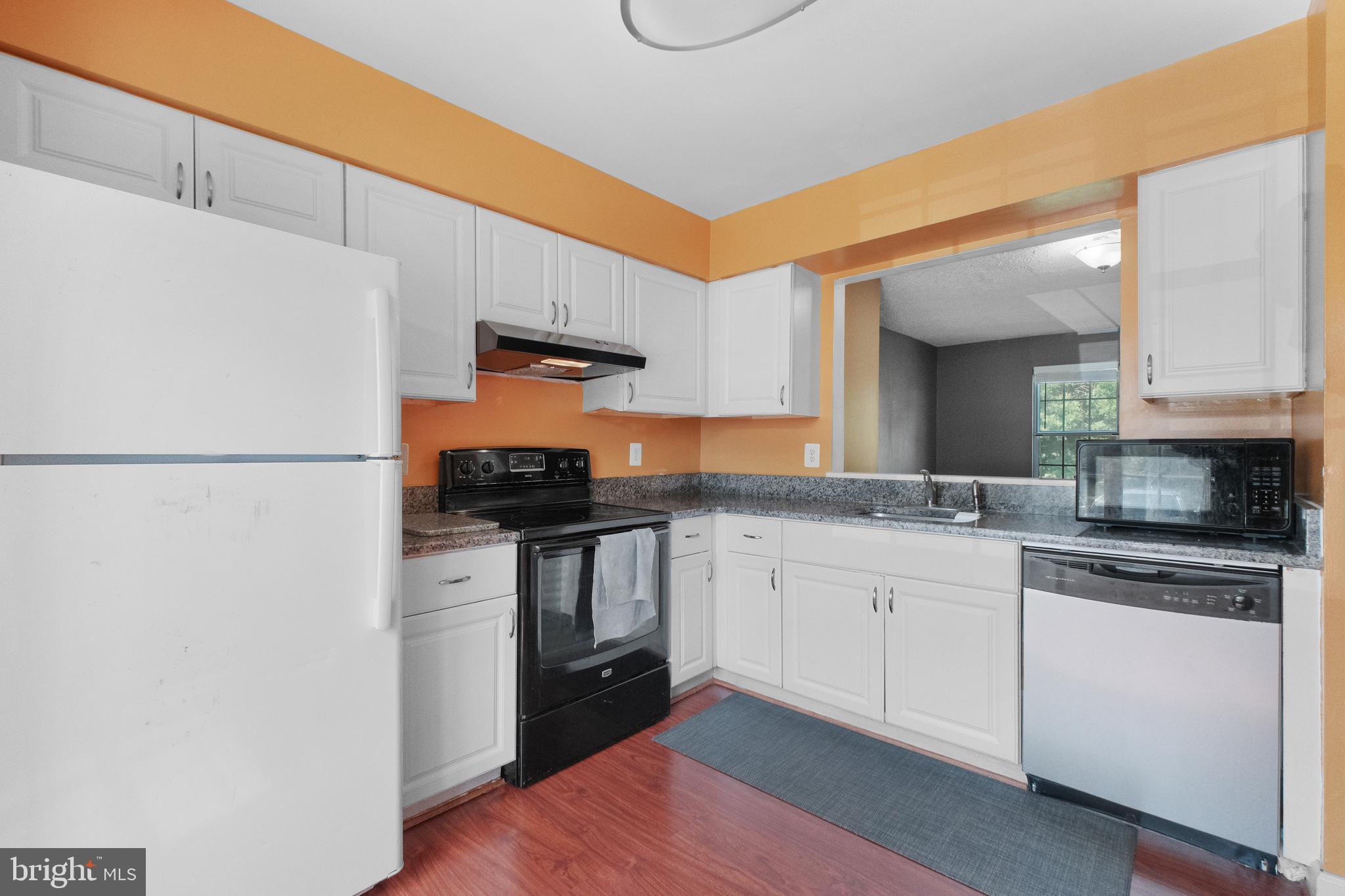 GUNNERS LAKE VILLAGE - Residential Lease