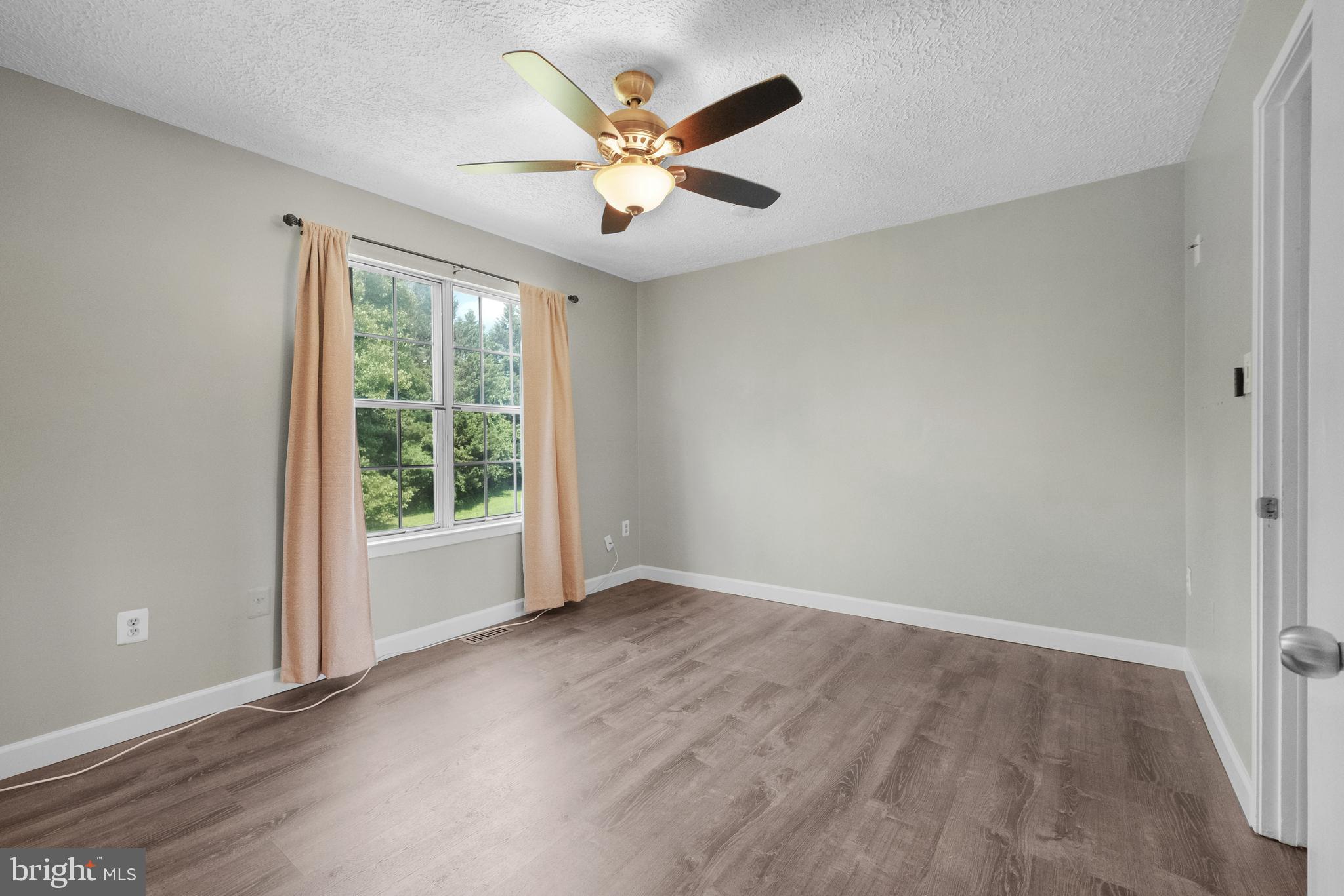 GUNNERS LAKE VILLAGE - Residential Lease