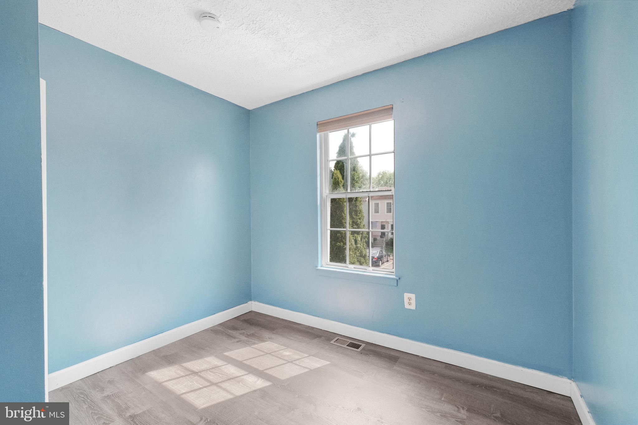 GUNNERS LAKE VILLAGE - Residential Lease