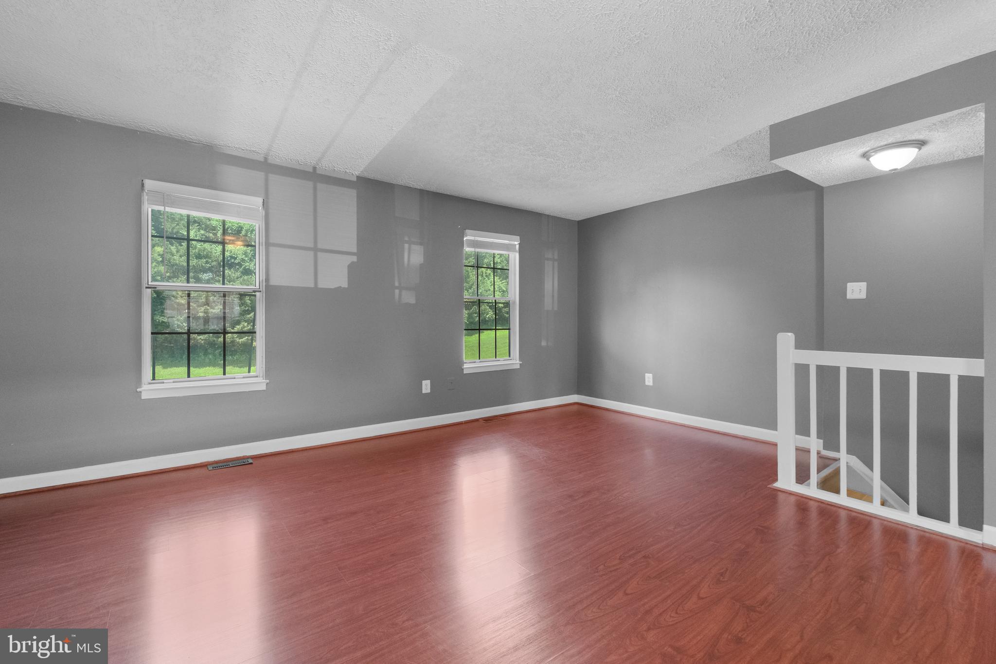 GUNNERS LAKE VILLAGE - Residential Lease