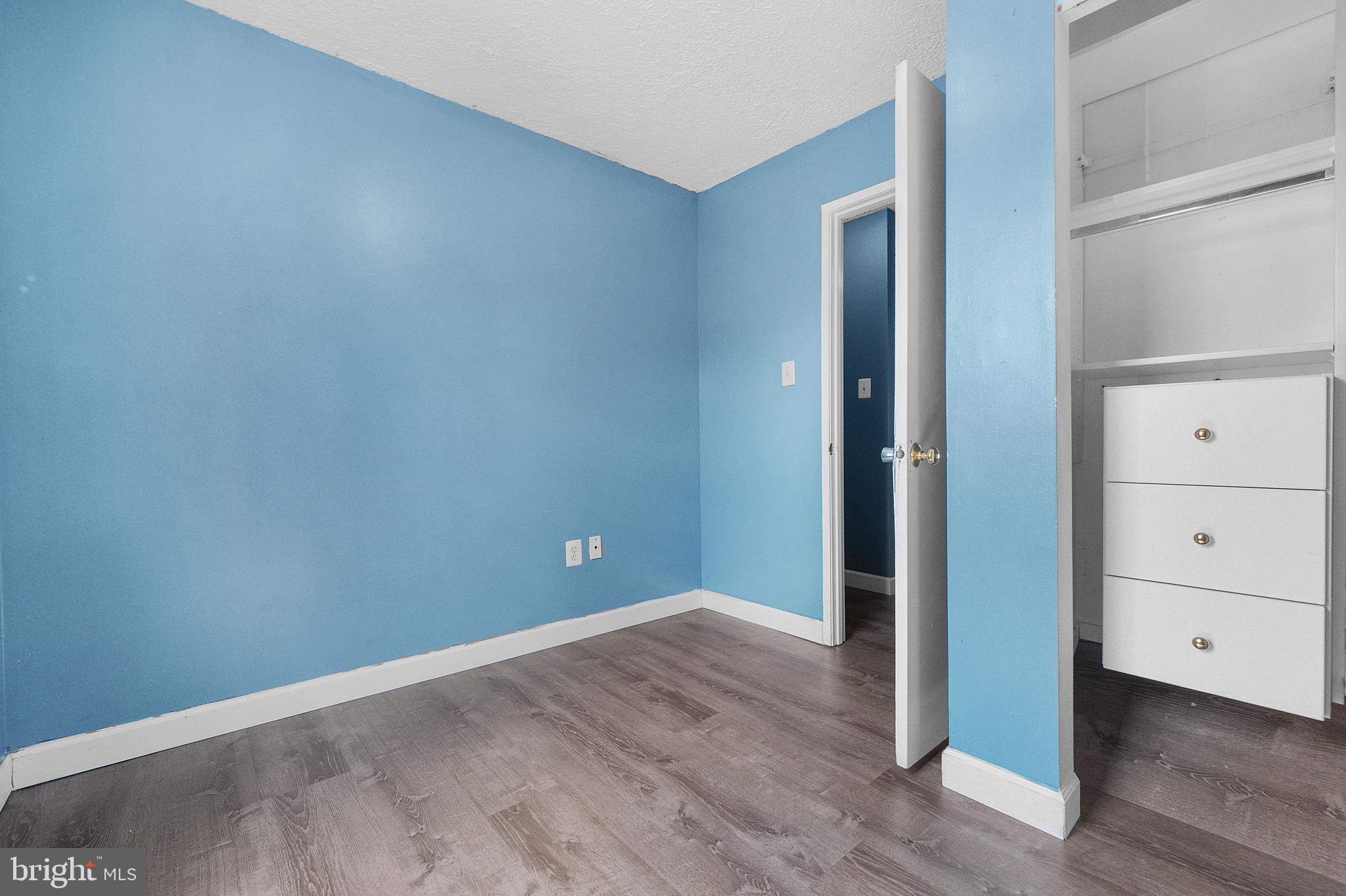 GUNNERS LAKE VILLAGE - Residential Lease