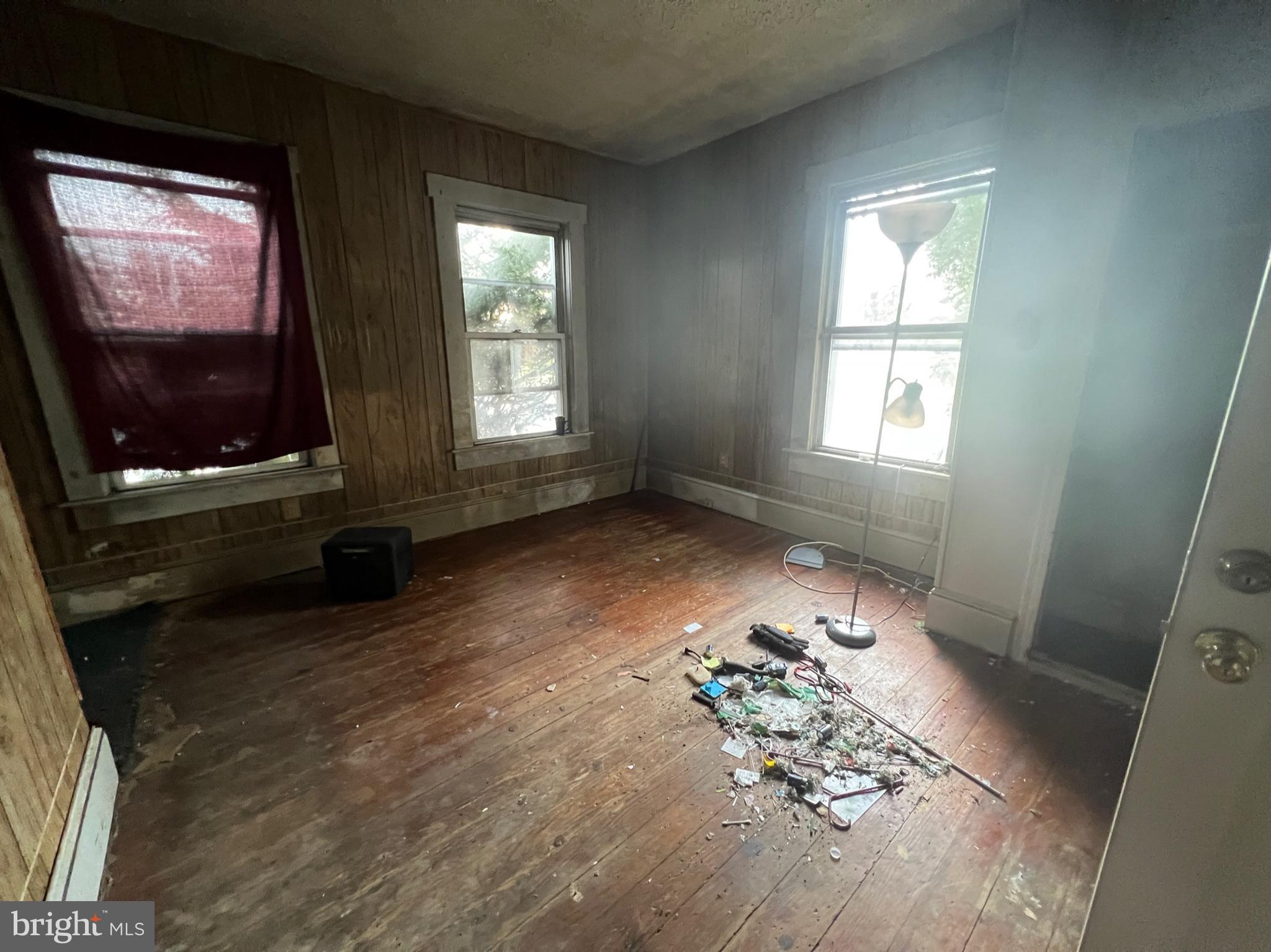 PIKESVILLE - Residential