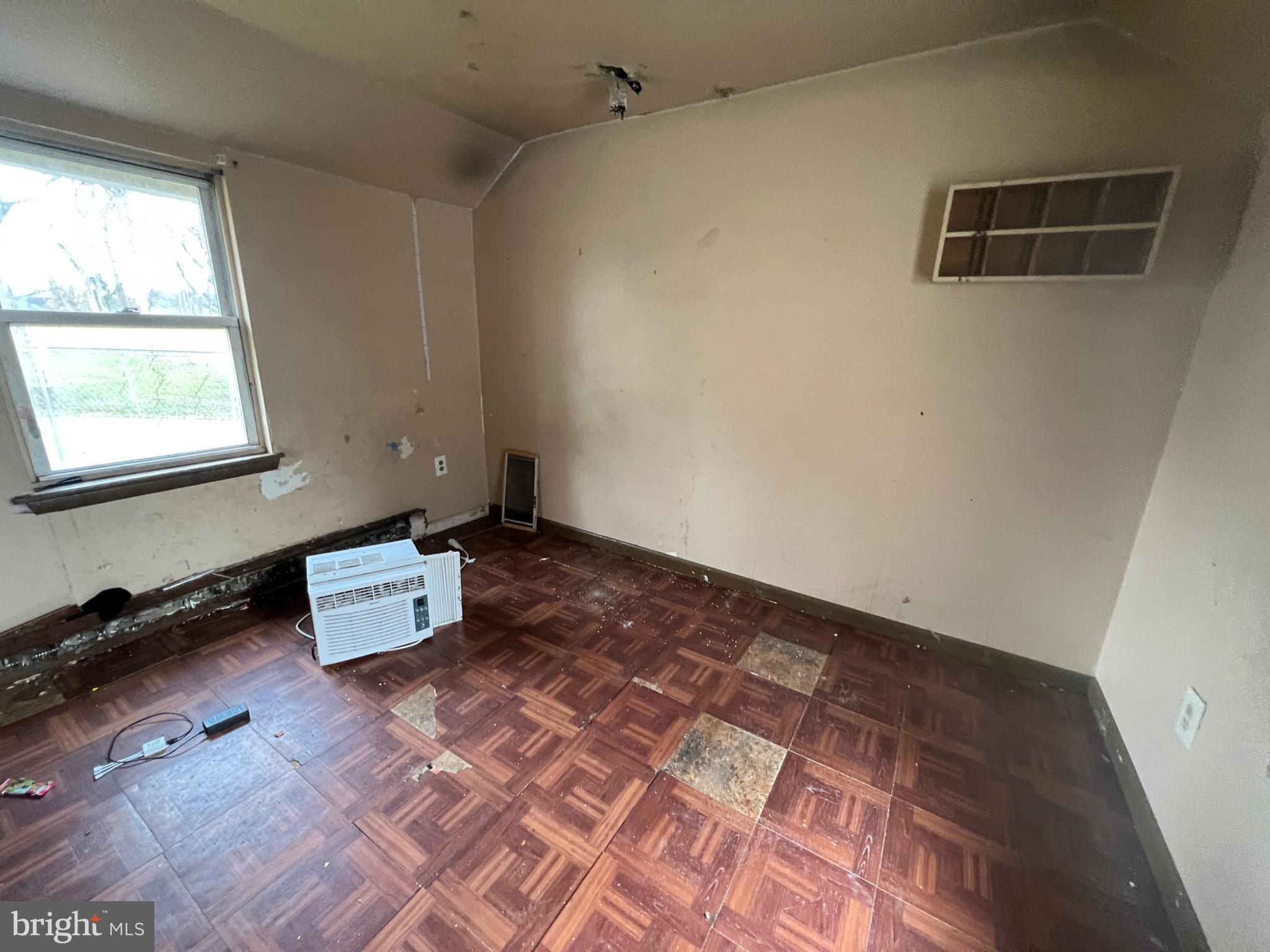 PIKESVILLE - Residential