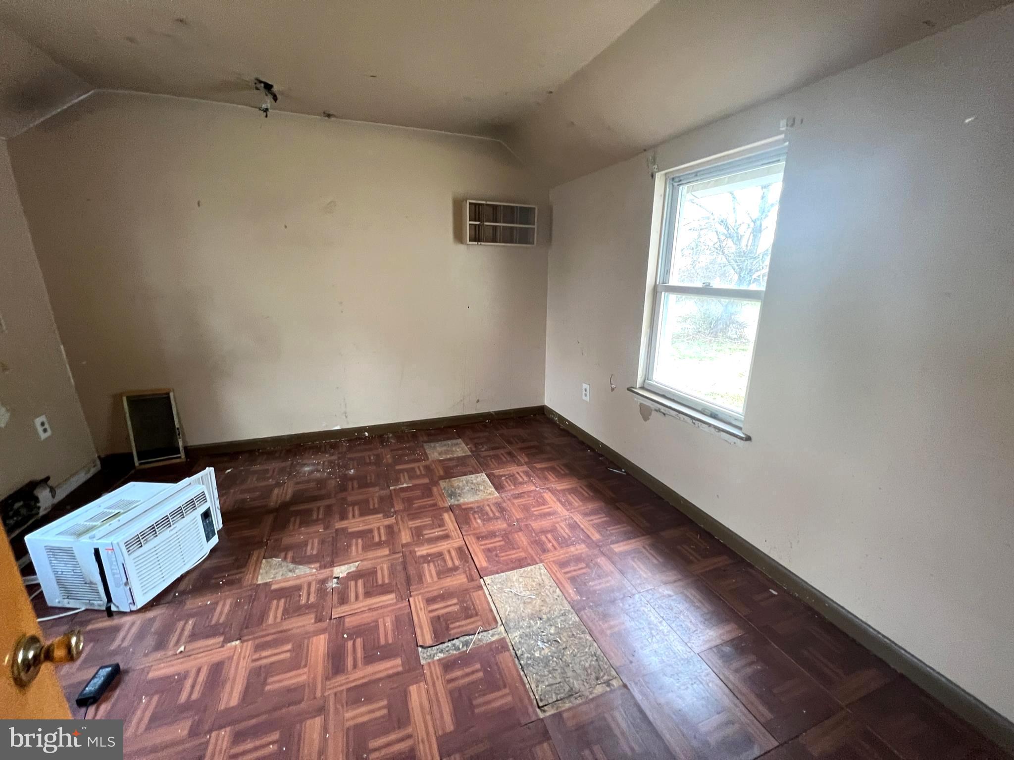 PIKESVILLE - Residential