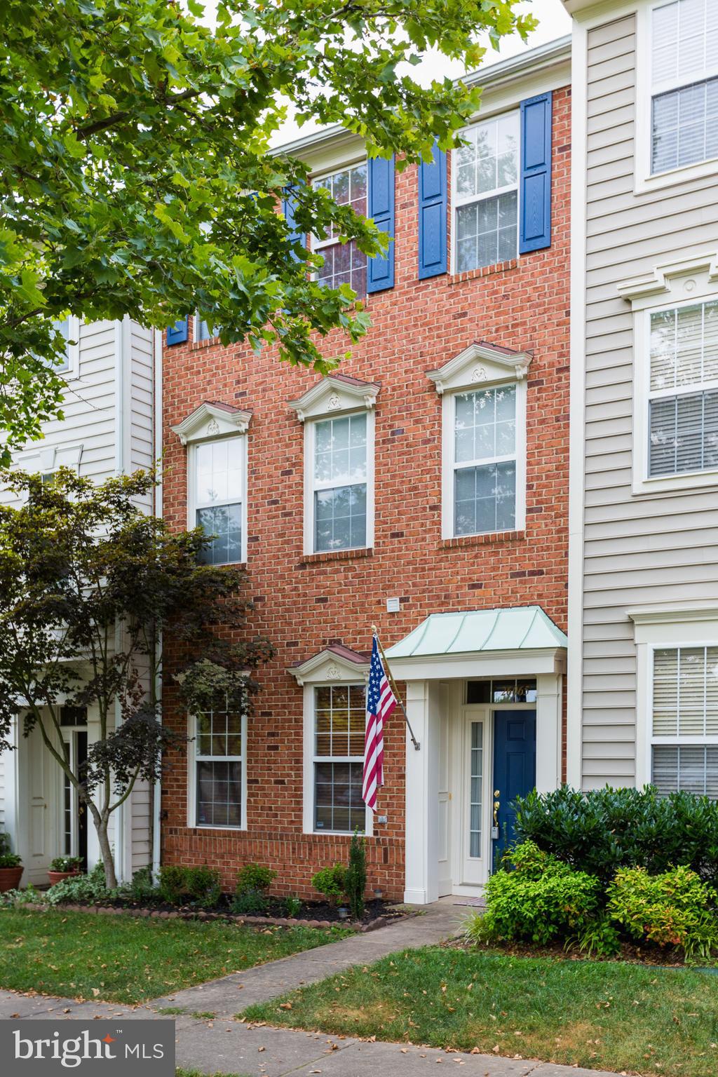 SOUTH RIDING - Residential Lease