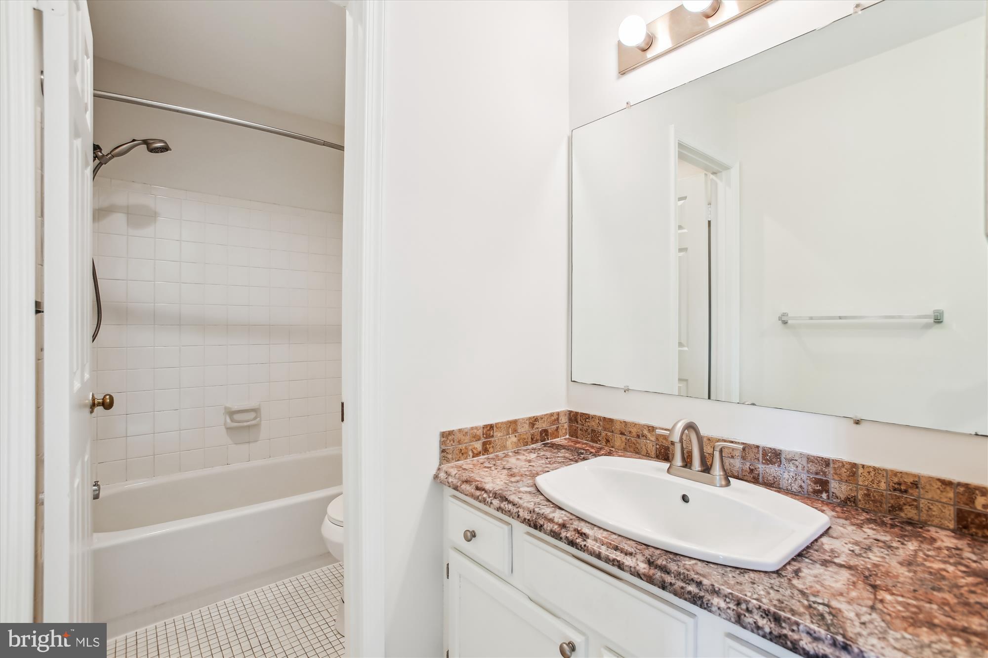 HUNTINGTON AT MT VERNON - Residential Lease