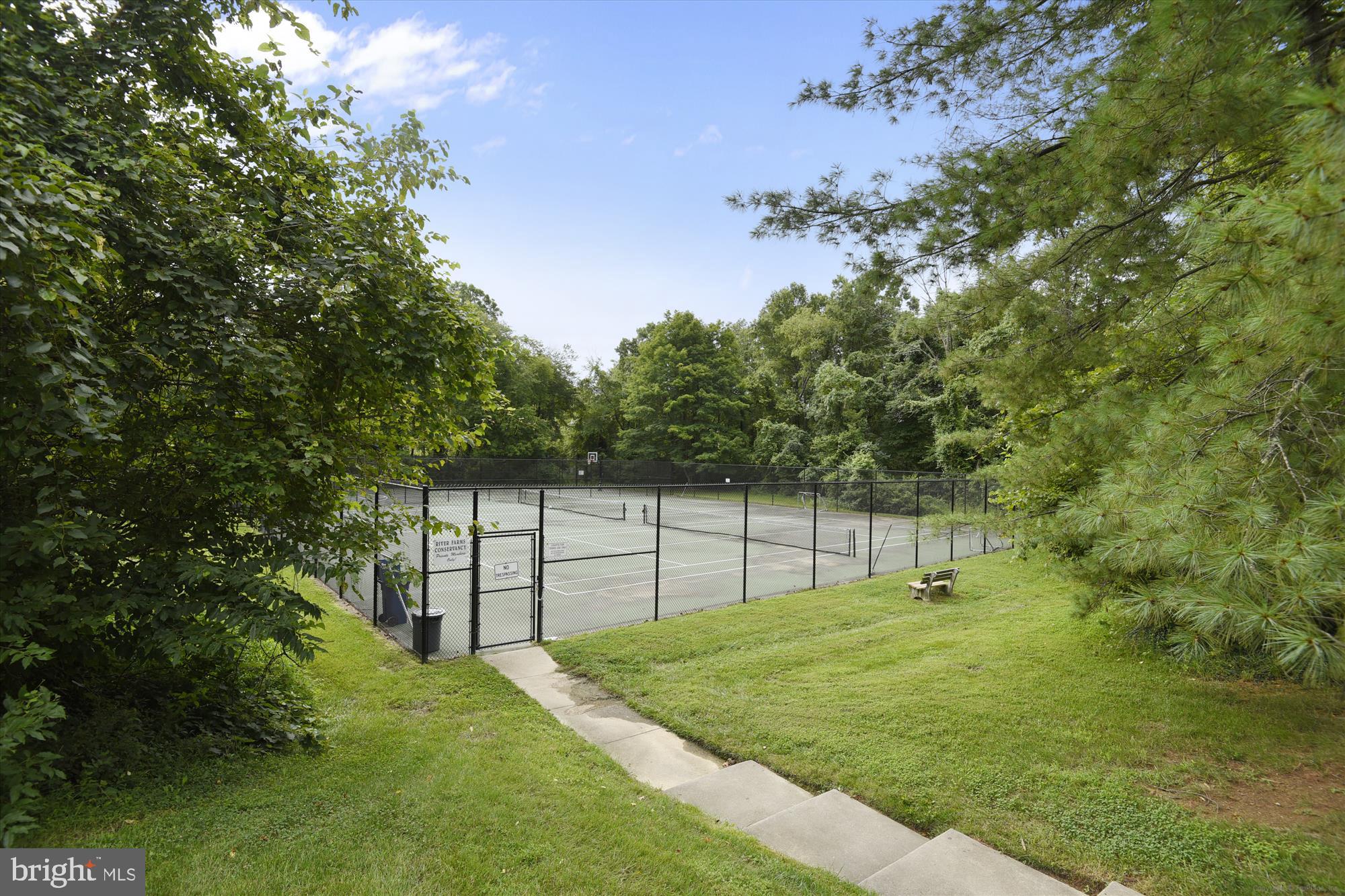 HUNTINGTON AT MT VERNON - Residential Lease