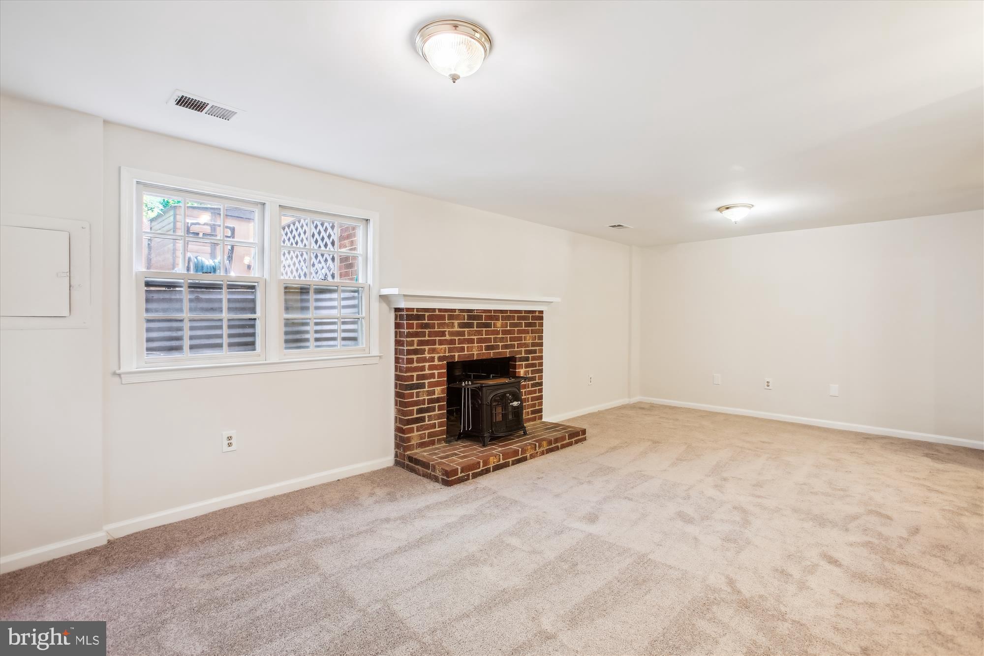 HUNTINGTON AT MT VERNON - Residential Lease