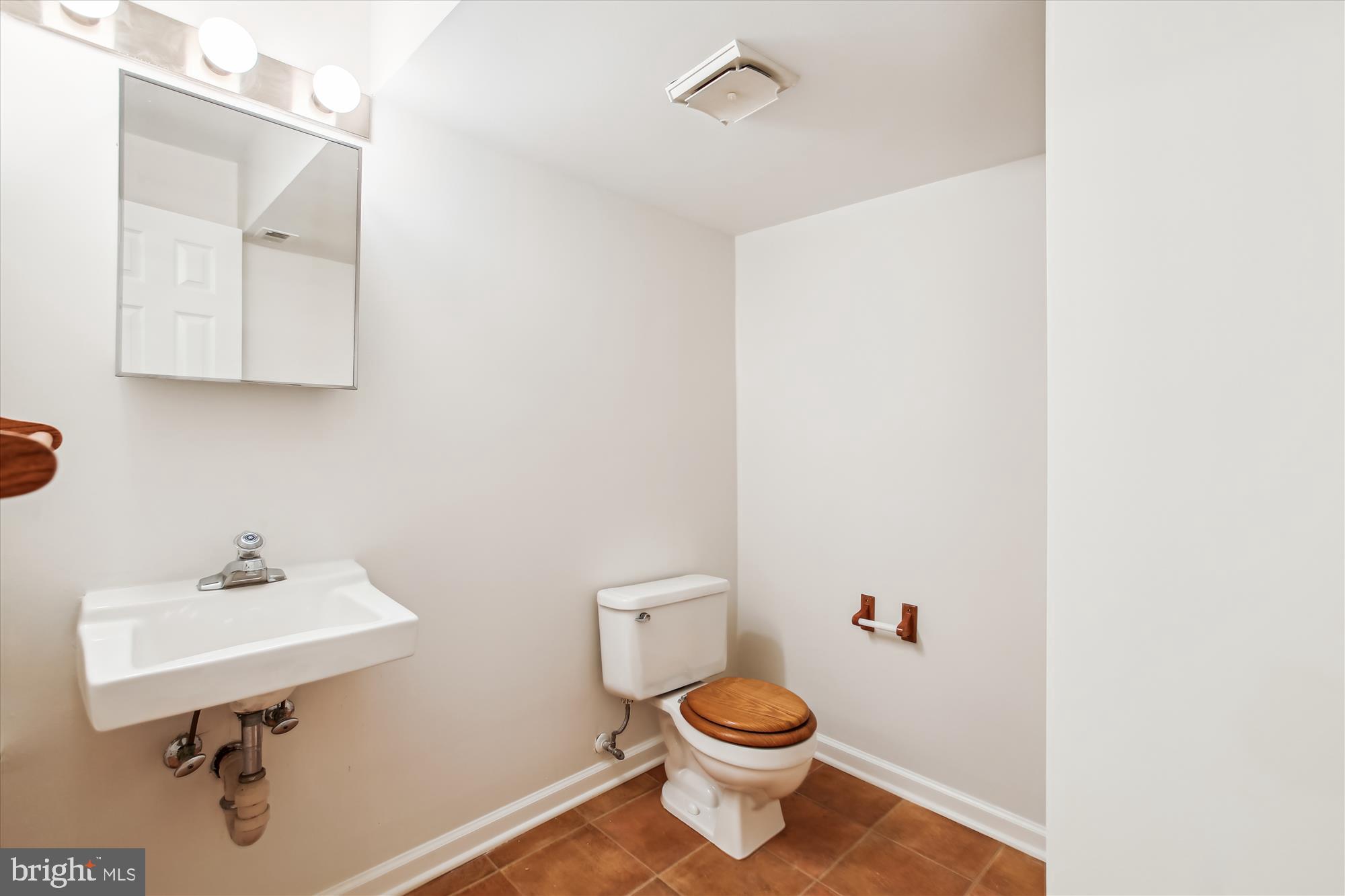 HUNTINGTON AT MT VERNON - Residential Lease