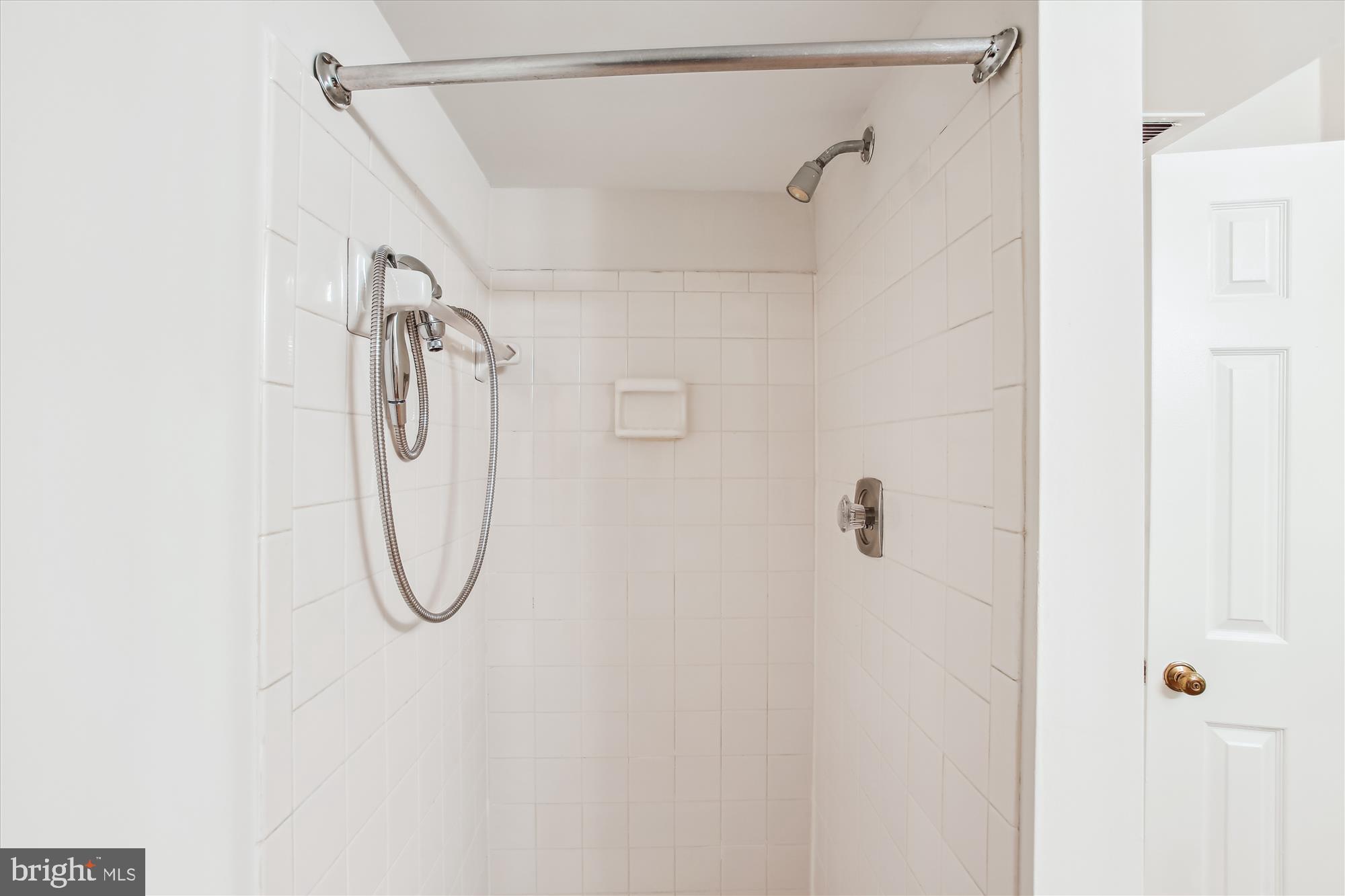 HUNTINGTON AT MT VERNON - Residential Lease