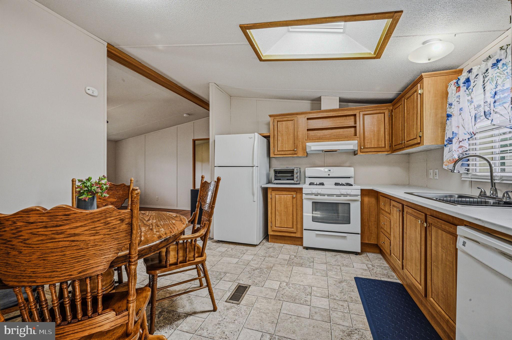 VILLAGE BROOK - Residential
