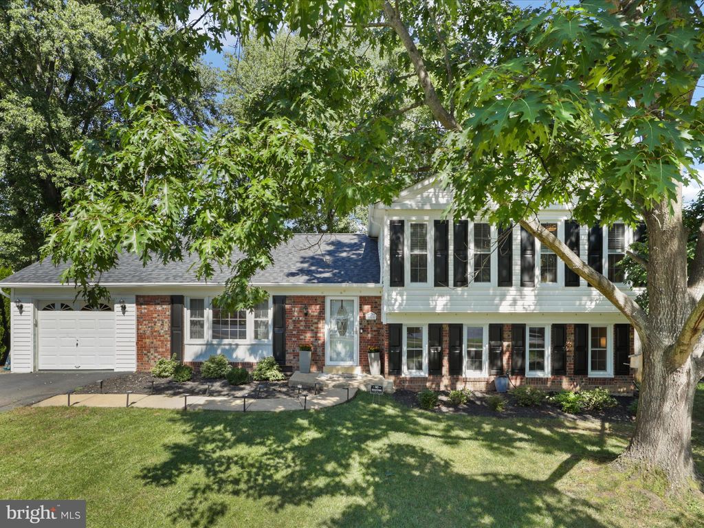 Photo of 7804 Welch Court, ALEXANDRIA, VA 22315 (MLS # VAFX2297856)