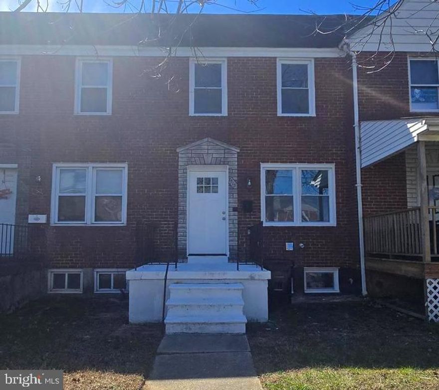 Welcome Home!
Step into this beautifully renovated 3-bedroom, 2-bath townhome—perfectly located just minutes from major highways, shopping, and dining. Enjoy the modern updates throughout. This home is truly move-in ready and affordable, offering both comfort and convenience. Don't wait come see this home before it's gone!

All that’s left to do is sign and make this beauty your new home!