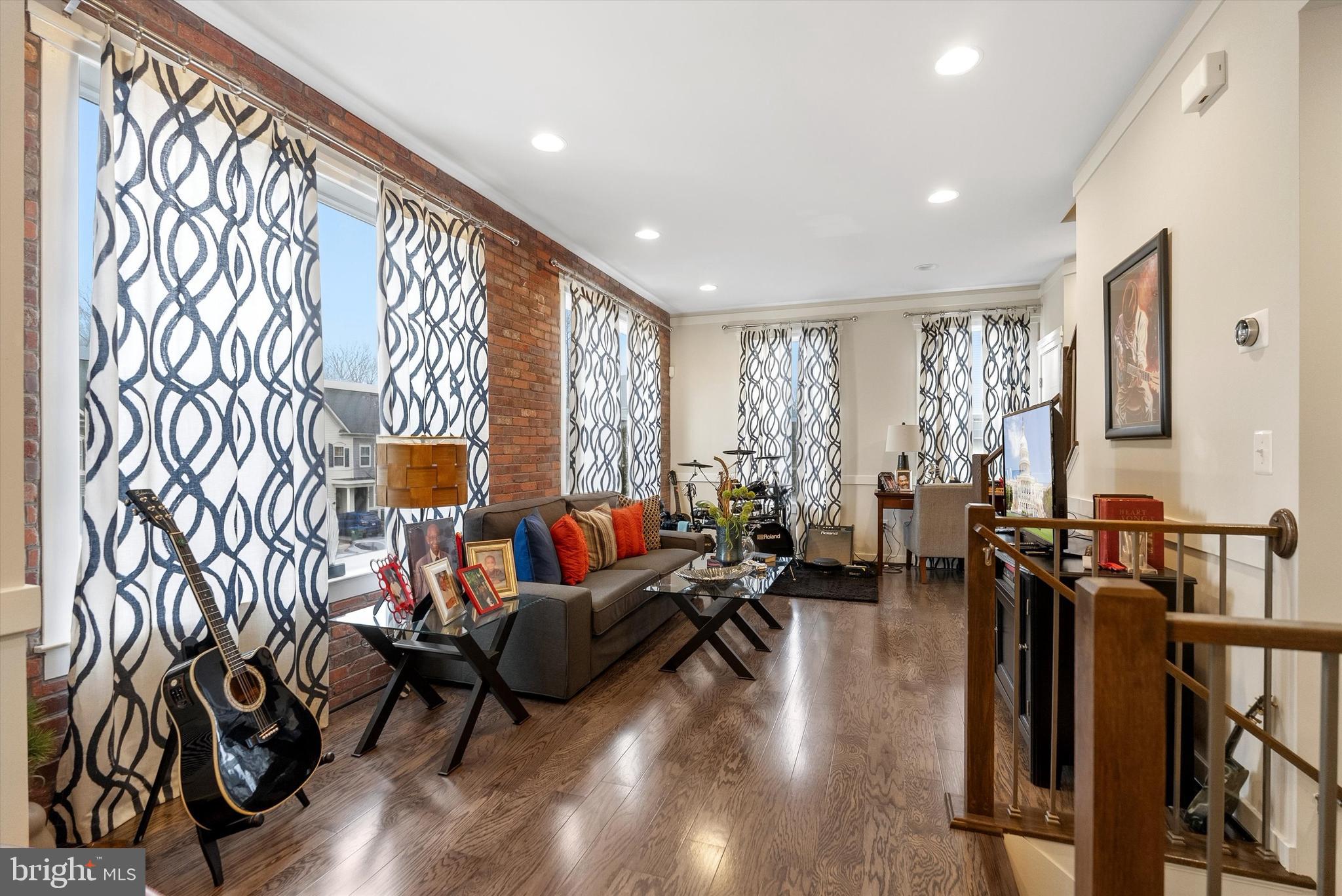 500 WOODSTREAM CIRCLE 15146