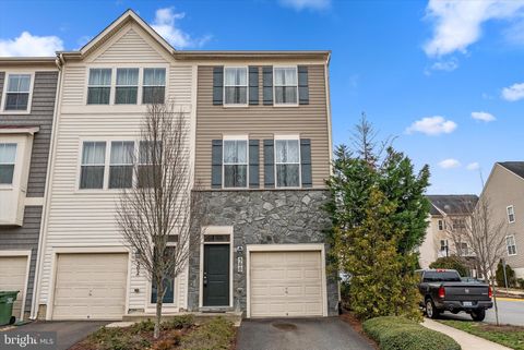 Townhouse For Sale - 500 Woodstream Circle #15146<br/> STAFFORD, VA 22556