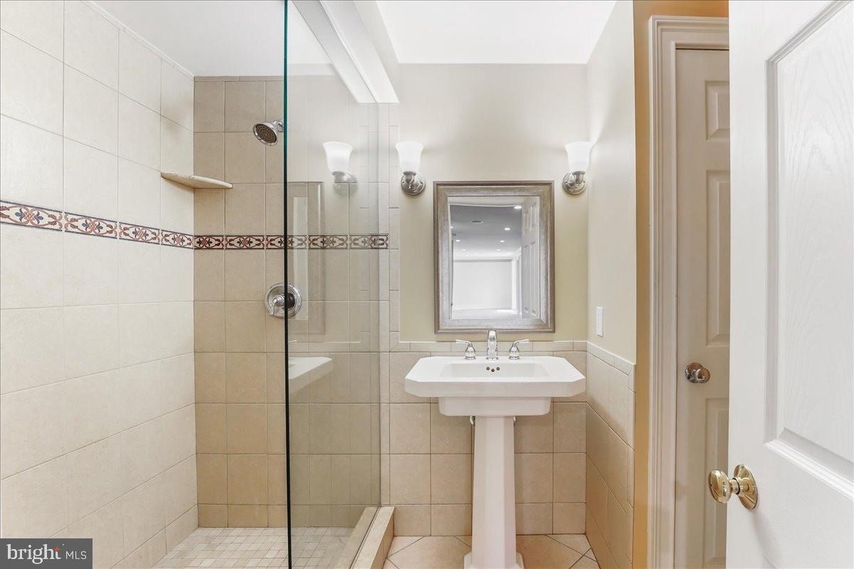 WESTTOWN CHASE - Residential