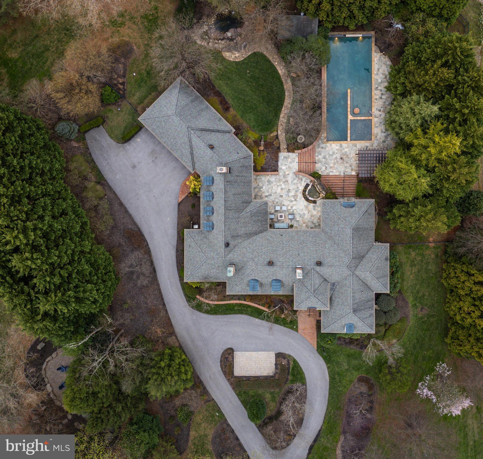 10 IVEY TRACE COURT
