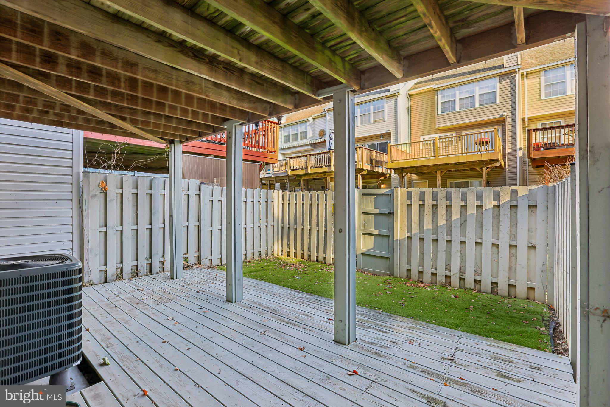 STONEY BEACH - Residential Lease