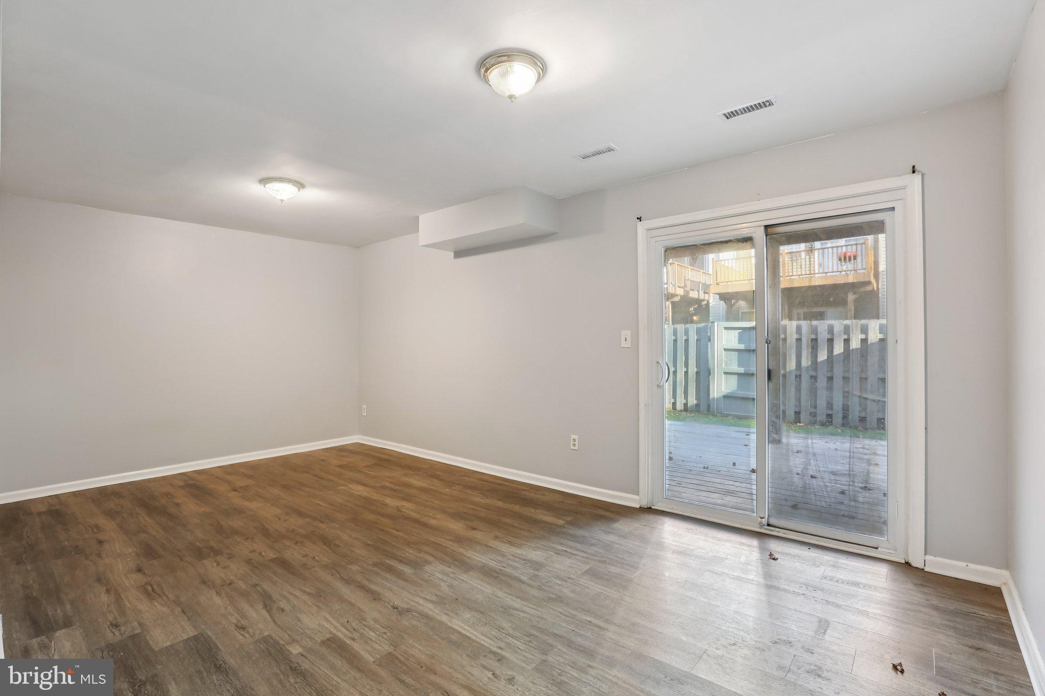 STONEY BEACH - Residential Lease