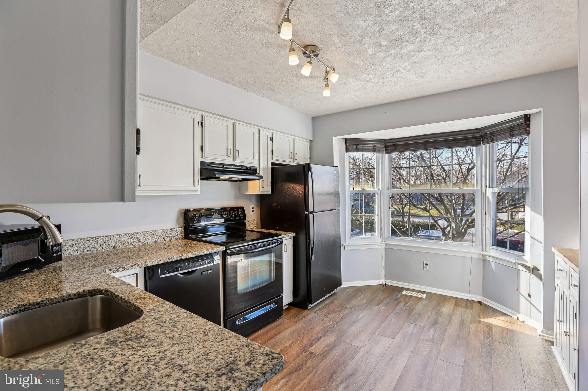 STONEY BEACH - Residential Lease