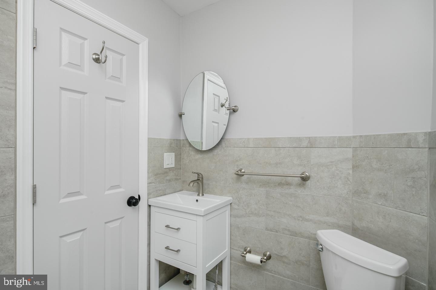 QUEEN VILLAGE - Residential Lease