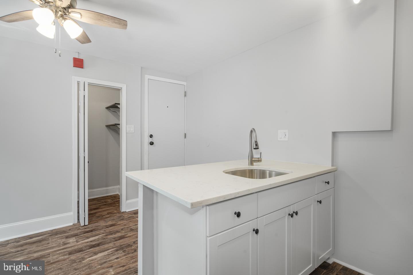 QUEEN VILLAGE - Residential Lease