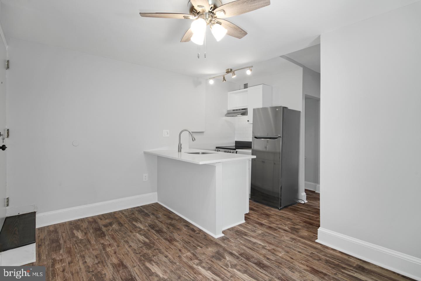 QUEEN VILLAGE - Residential Lease