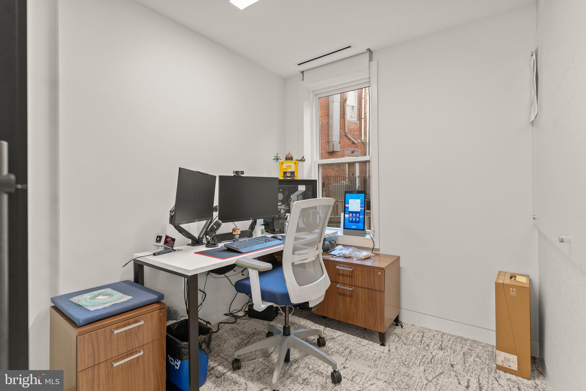 CAPITOL HILL - Commercial Sale