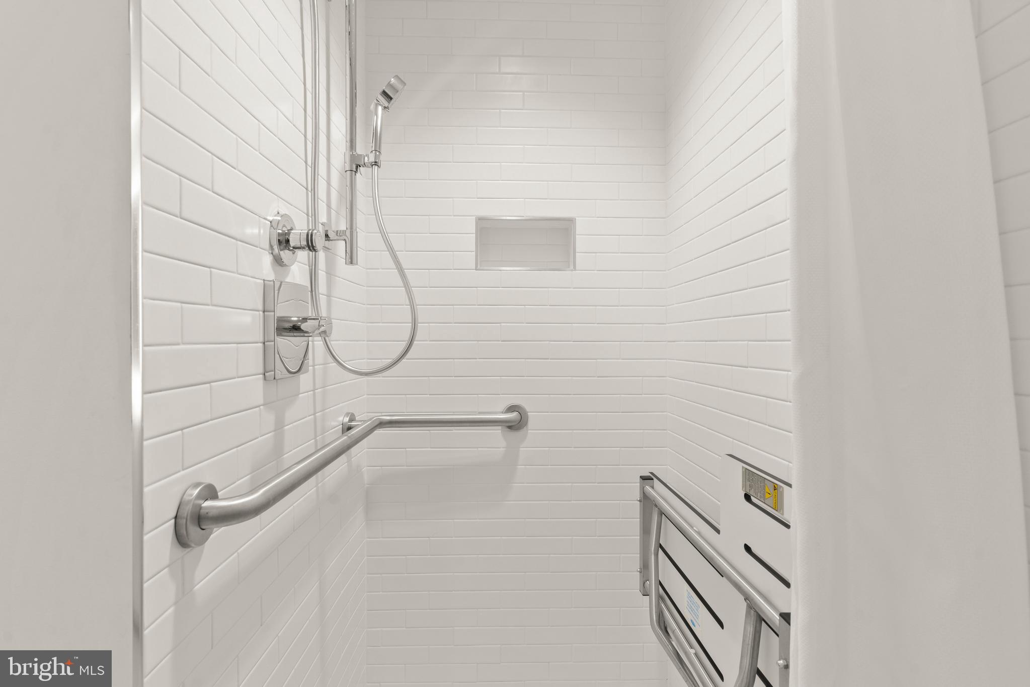 CAPITOL HILL - Commercial Sale