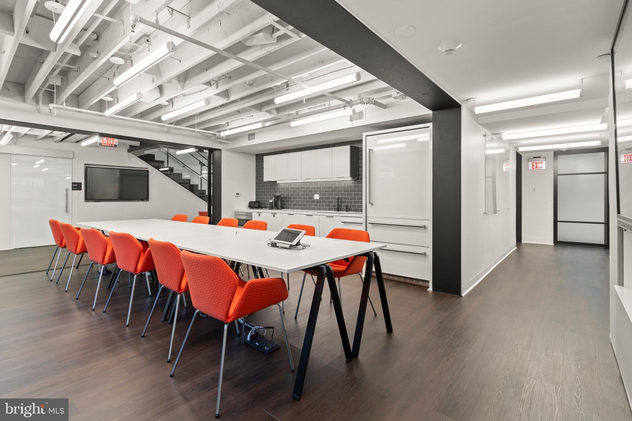 CAPITOL HILL - Commercial Sale