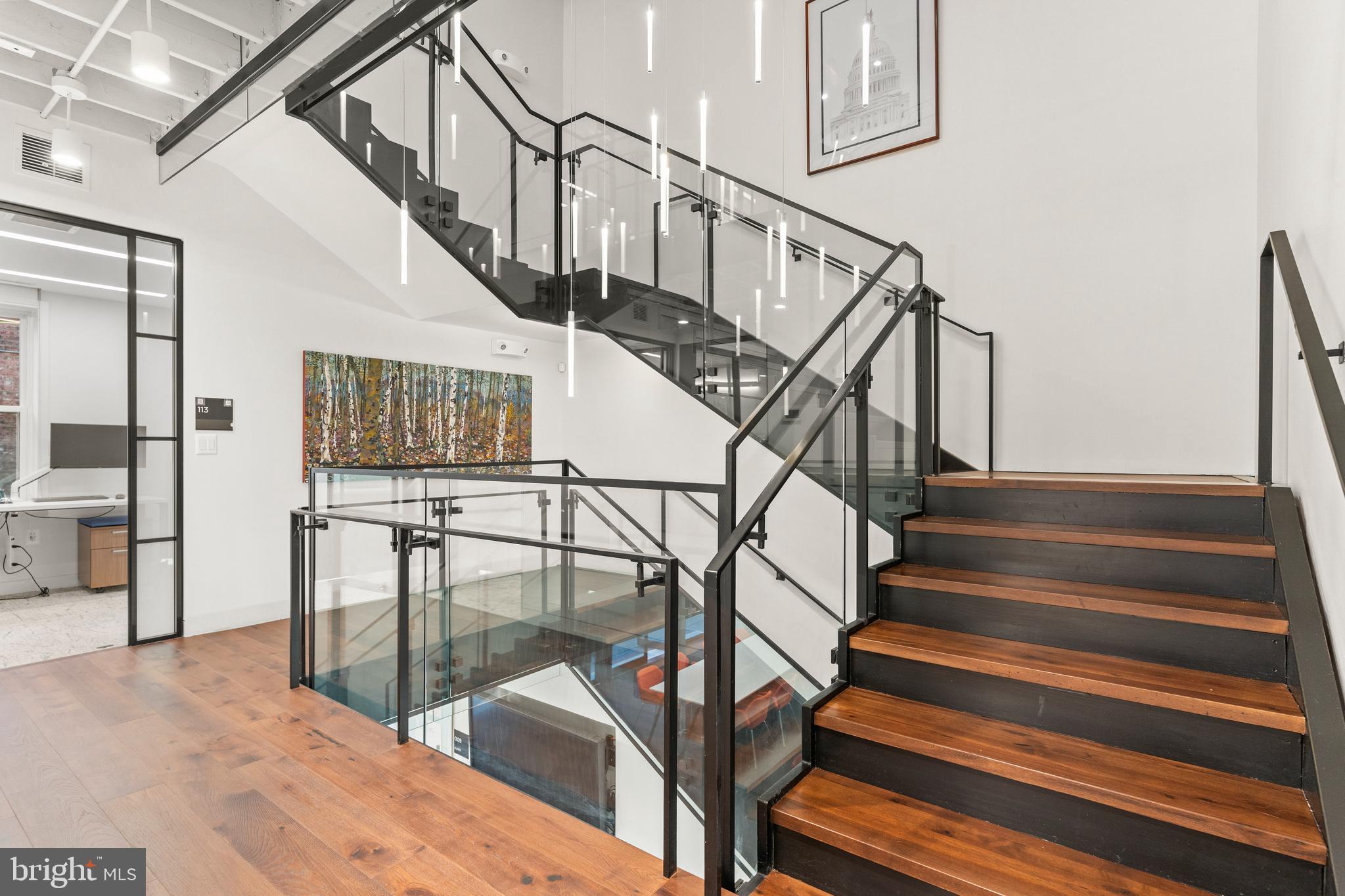 CAPITOL HILL - Commercial Sale