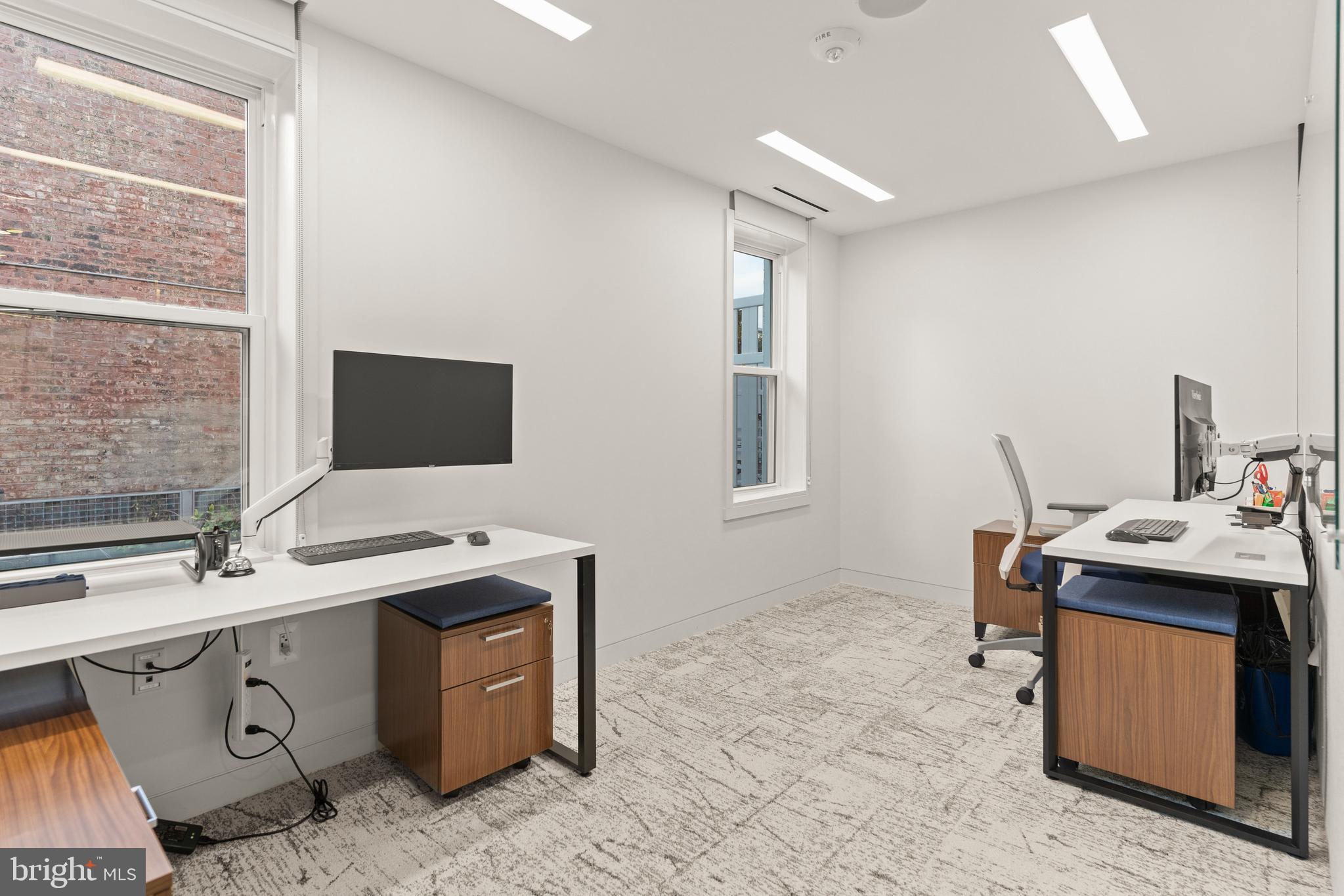 CAPITOL HILL - Commercial Sale