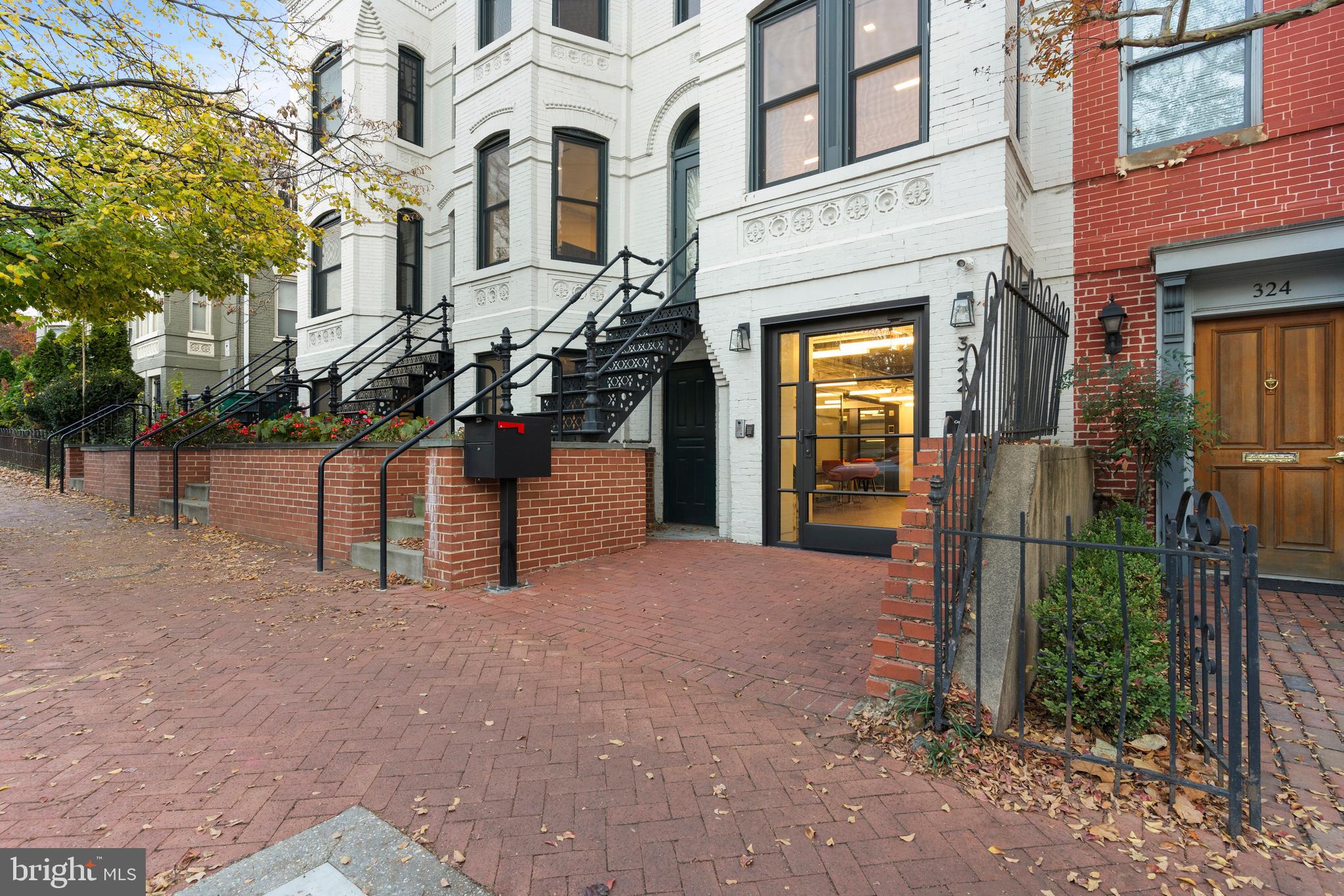 CAPITOL HILL - Commercial Sale