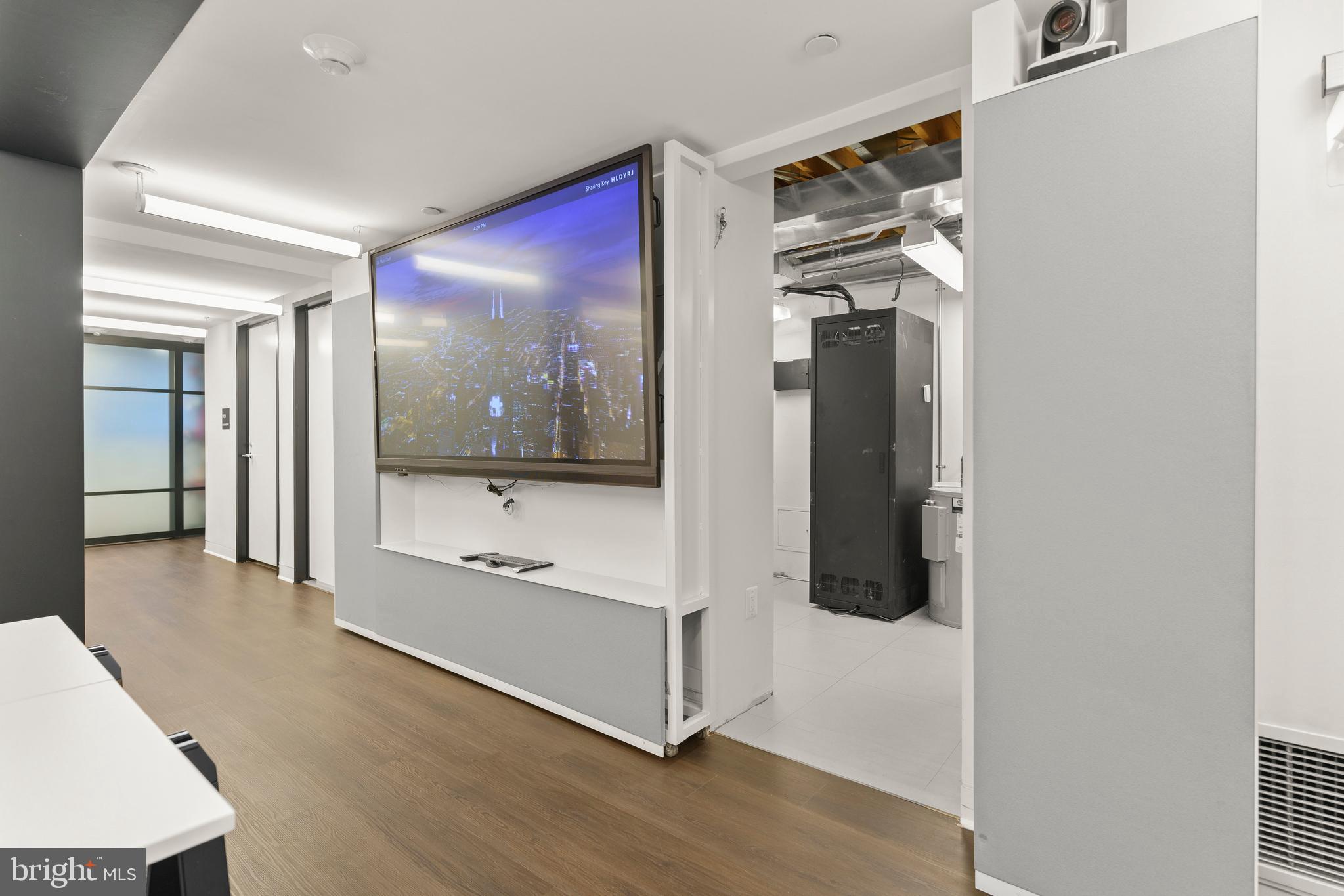 CAPITOL HILL - Commercial Sale