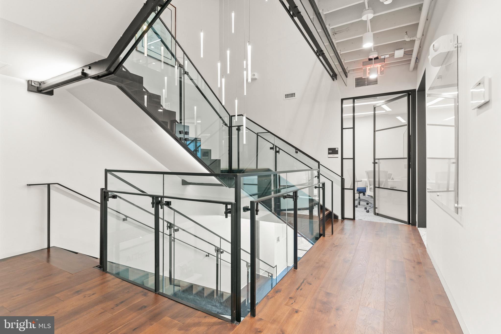 CAPITOL HILL - Commercial Sale