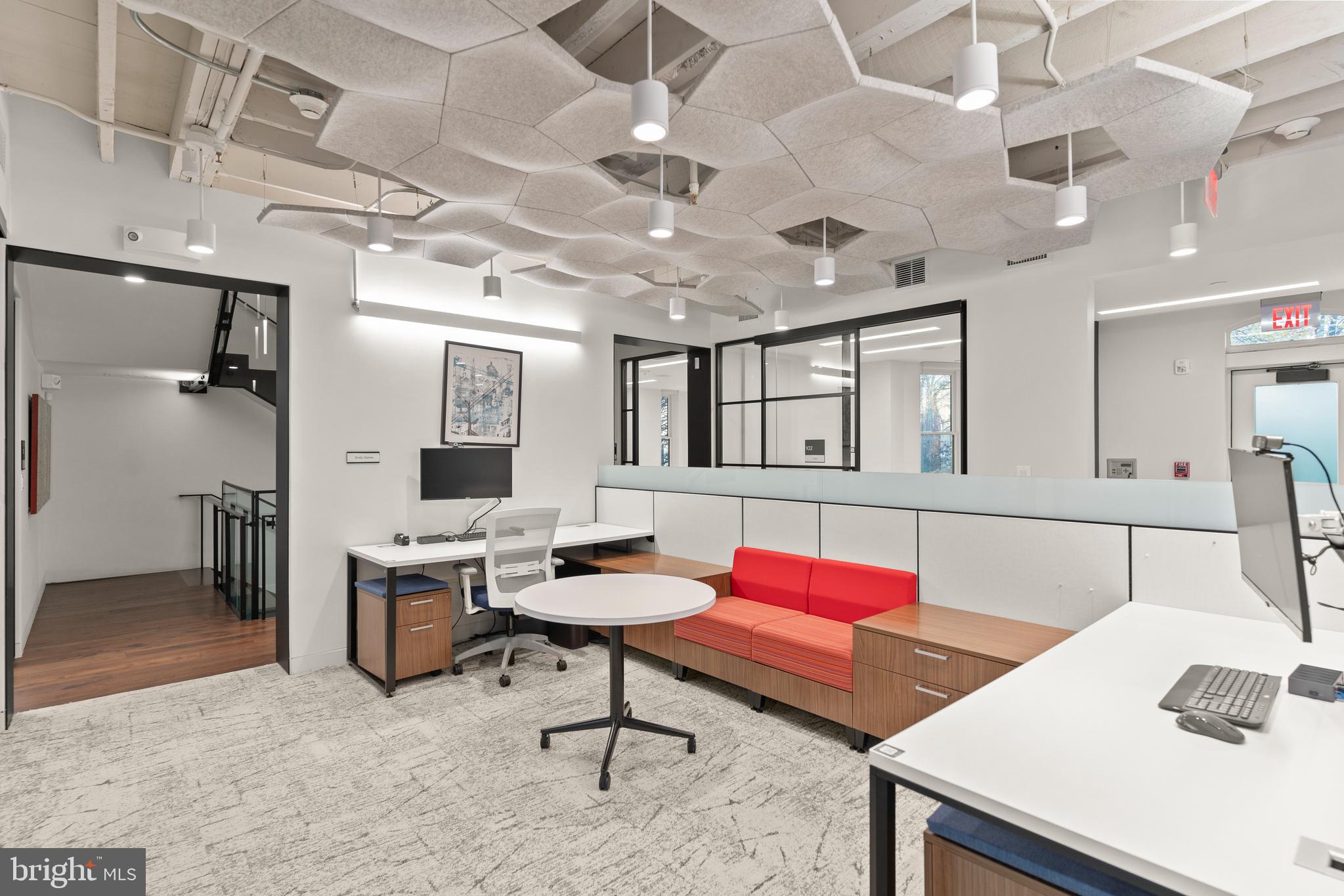 CAPITOL HILL - Commercial Sale