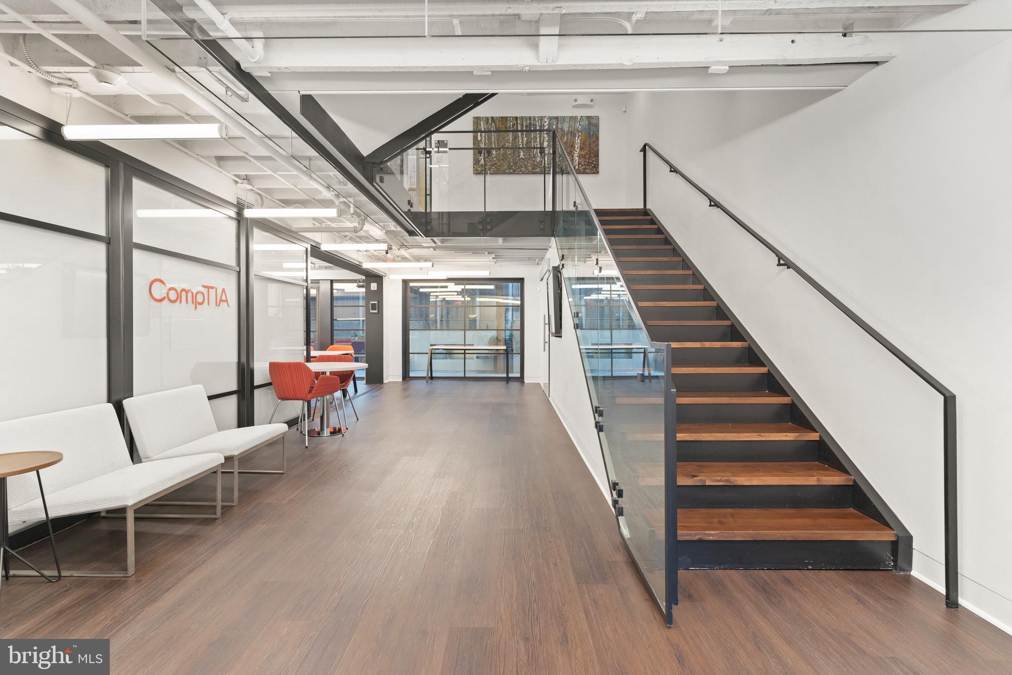 CAPITOL HILL - Commercial Sale