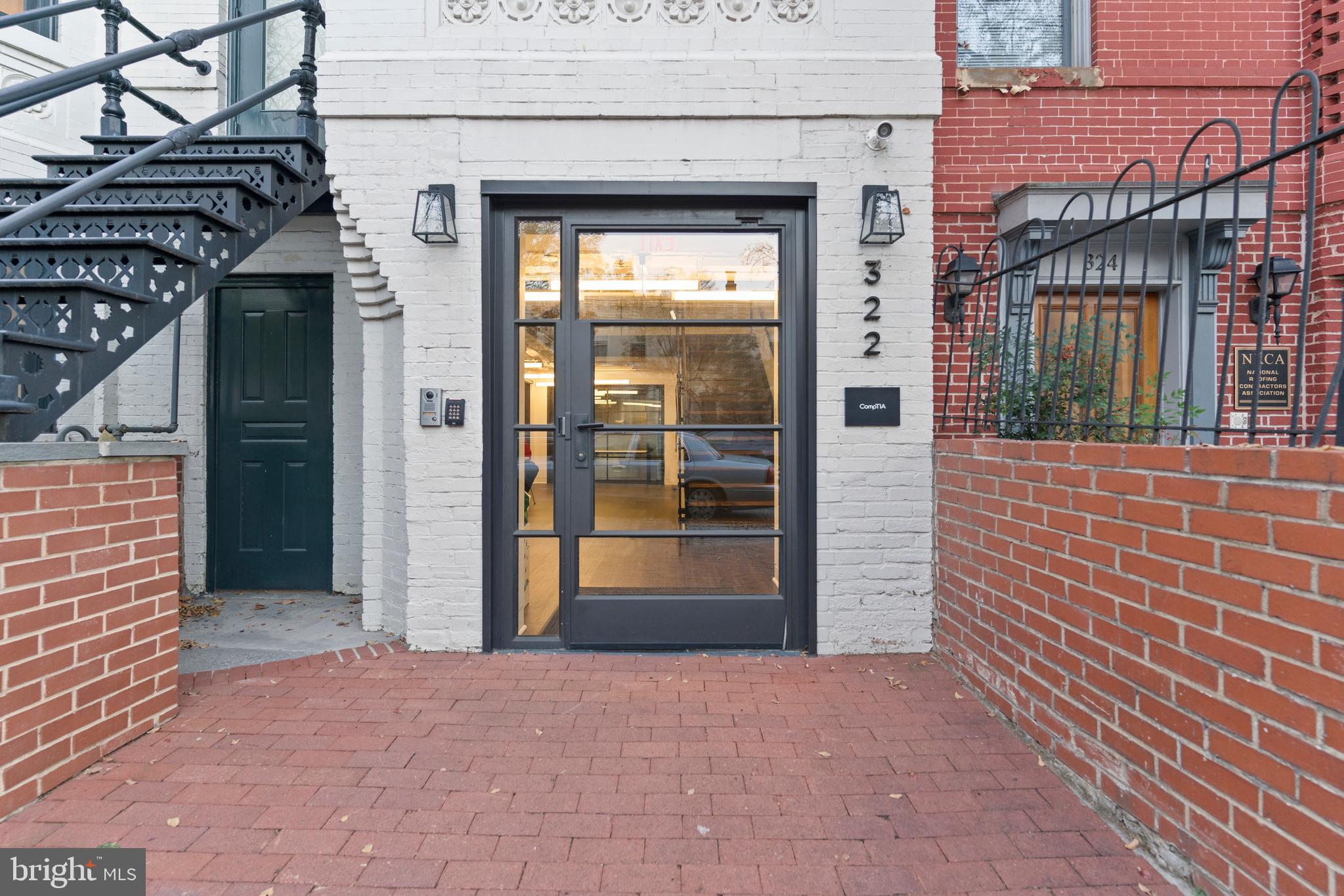 CAPITOL HILL - Commercial Sale