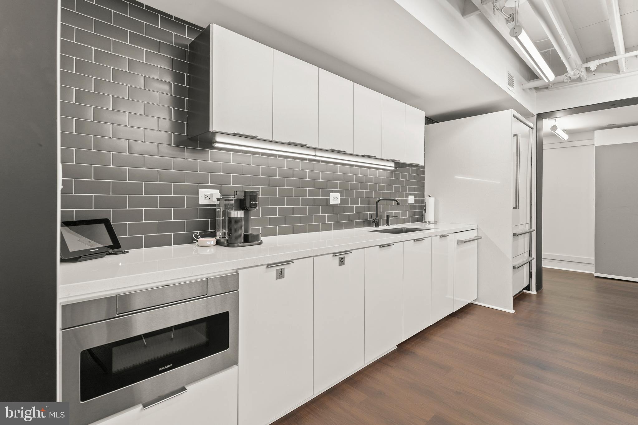 CAPITOL HILL - Commercial Sale