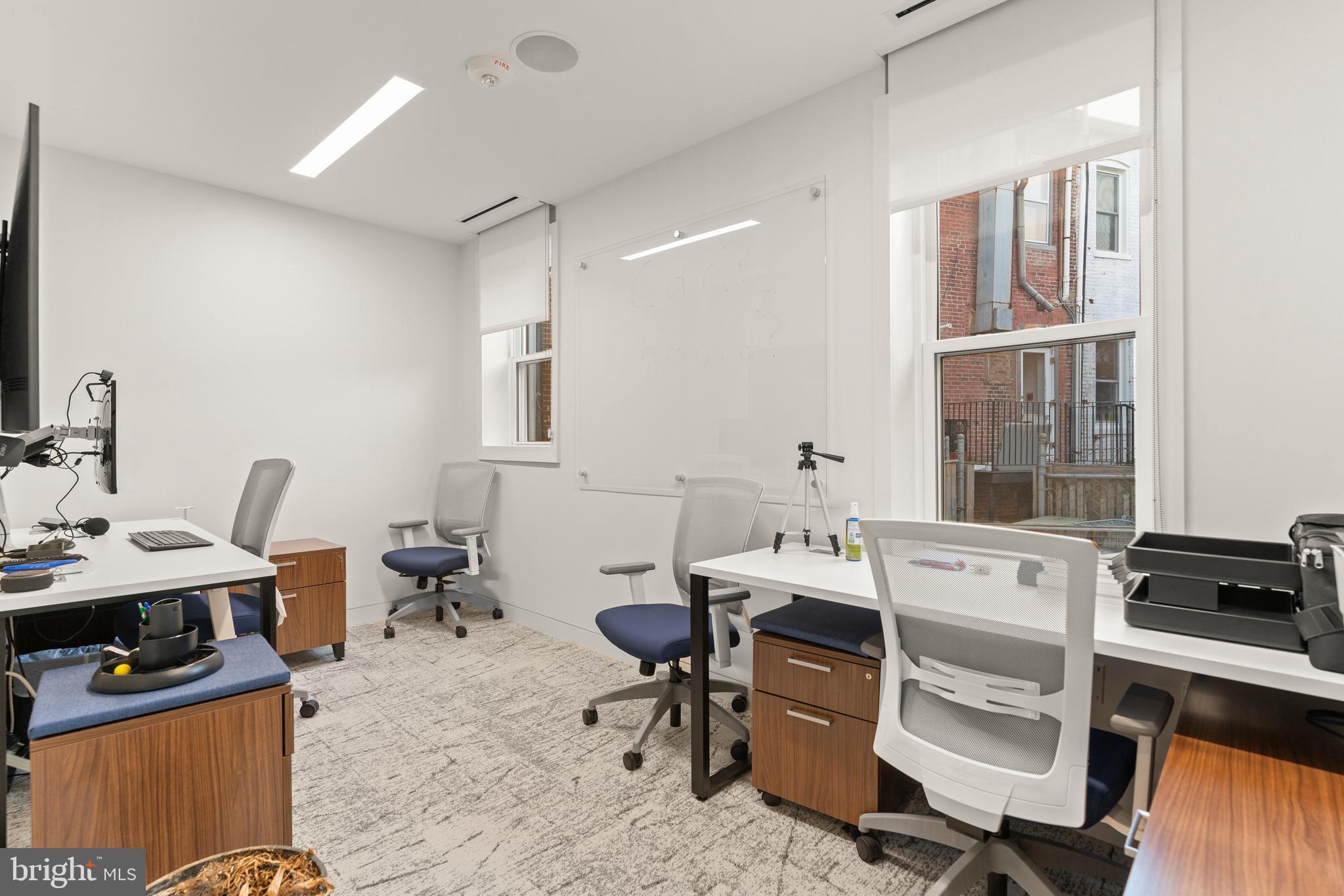 CAPITOL HILL - Commercial Sale