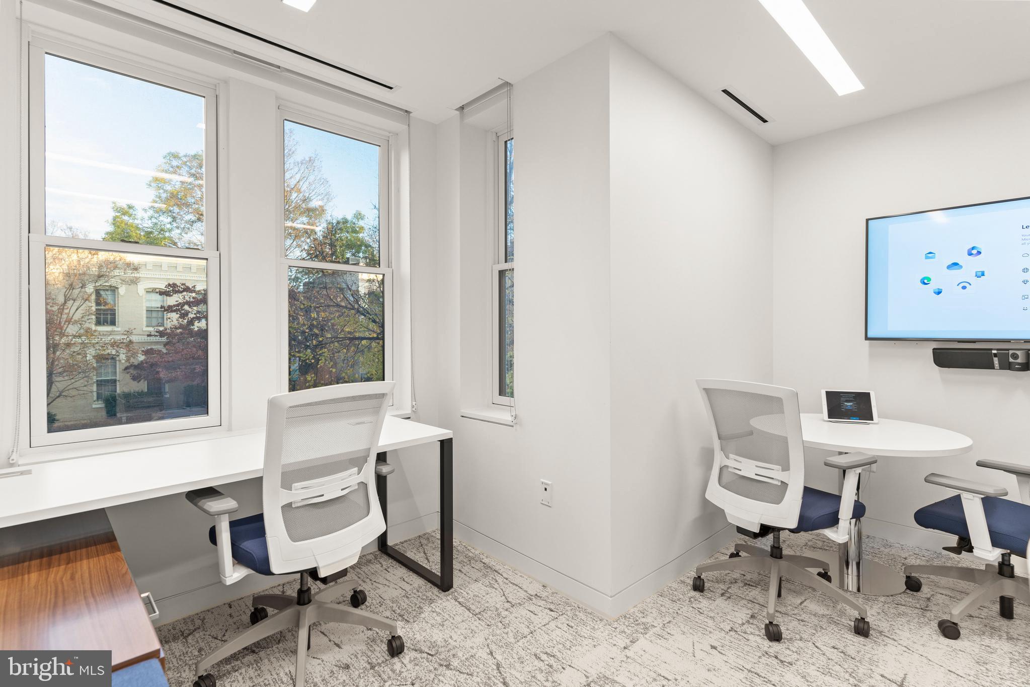 CAPITOL HILL - Commercial Sale