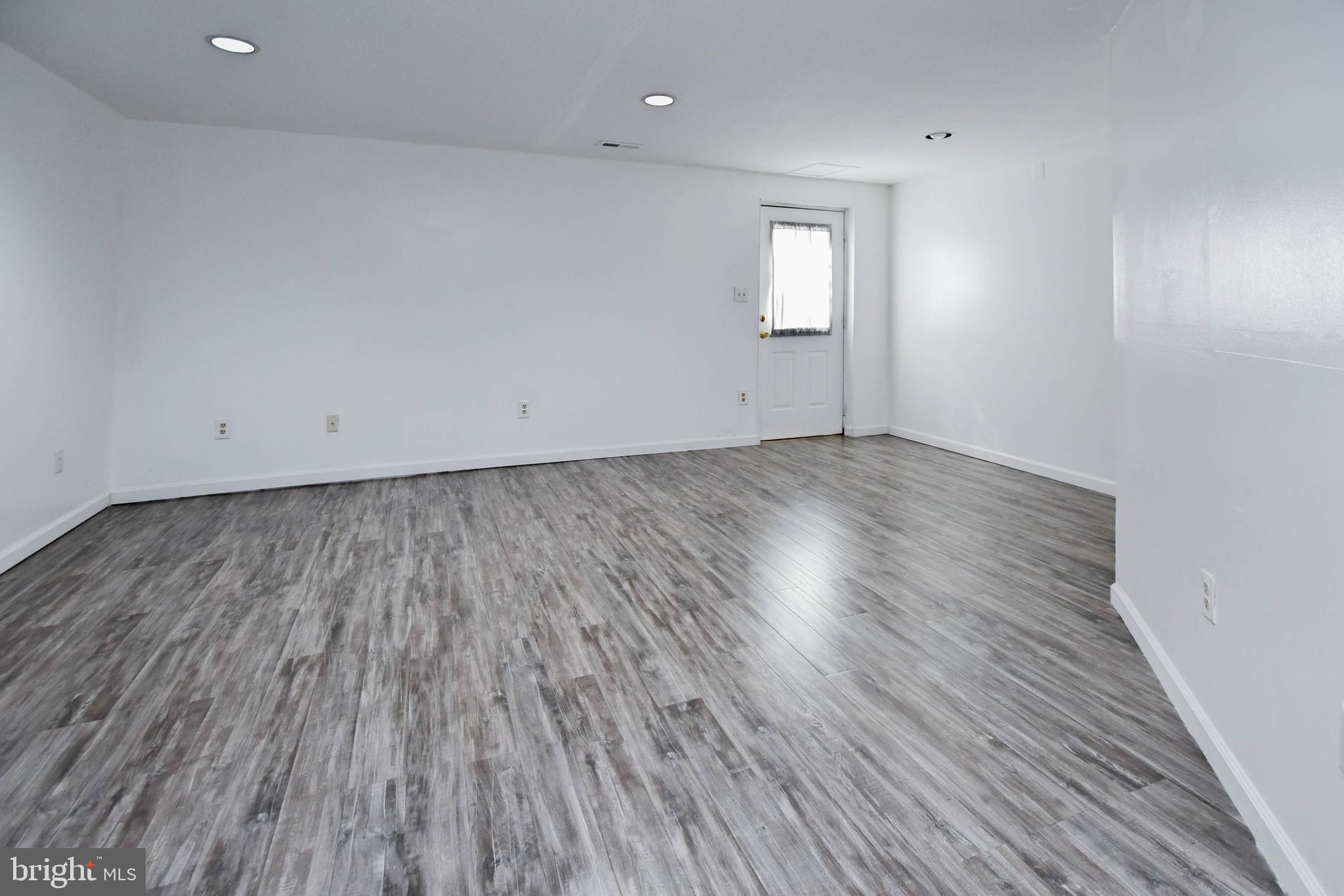 MONTGOMERY MEADOWS - Residential Lease